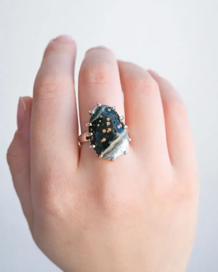 кольцо ocean bloom 17.5 размер (яшма)