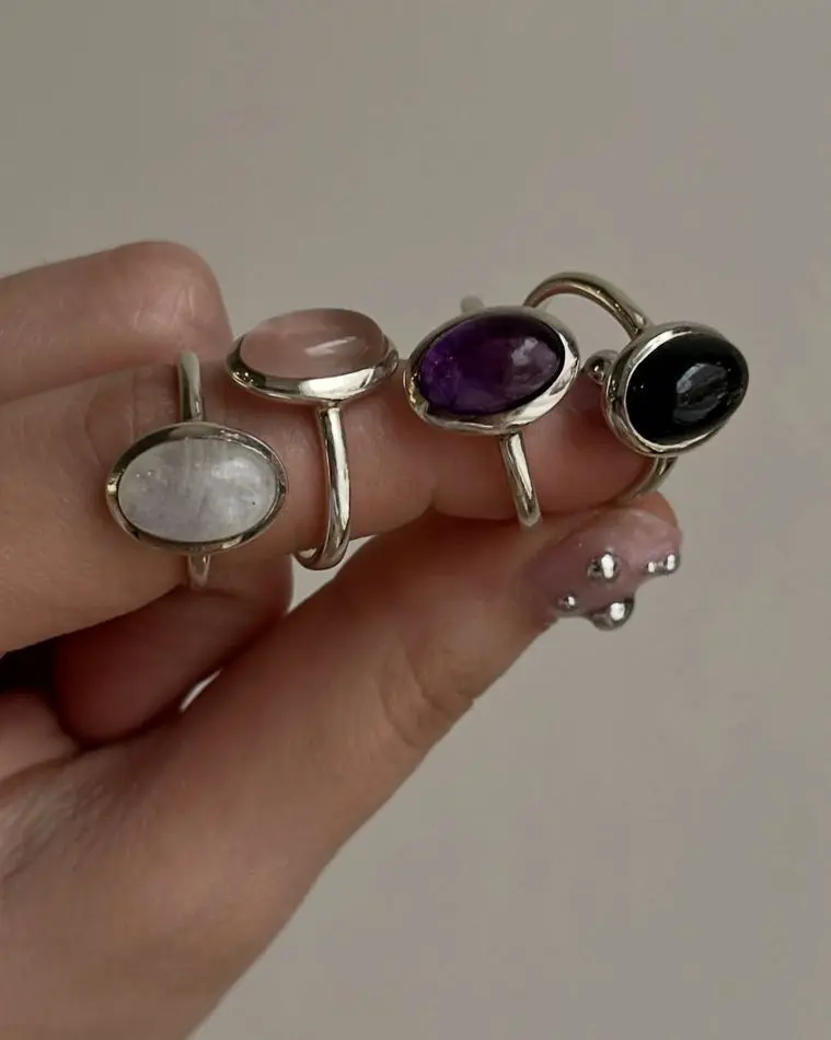 кольцо omega с розовым кварцем