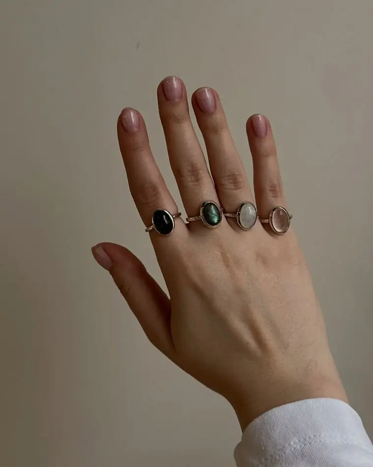 кольцо omega с розовым кварцем