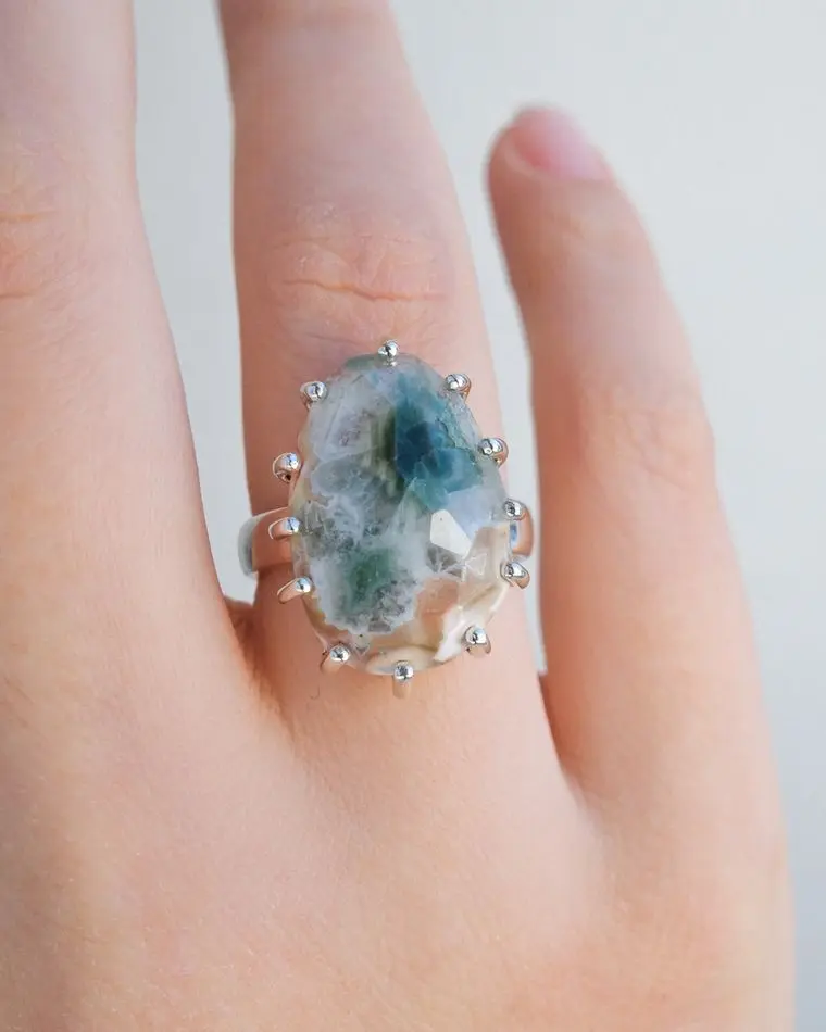 кольцо ocean bloom 16 размер (яшма)