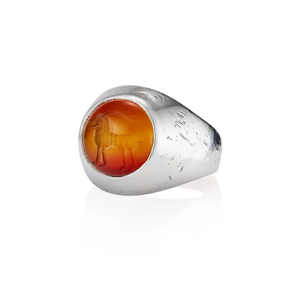 LAB105 кольцо-печатка с инталией 17 (сердолик)