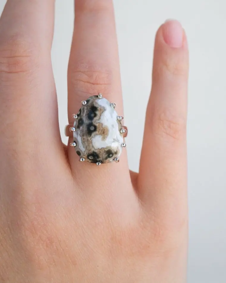 кольцо ocean bloom 16 размер (яшма)