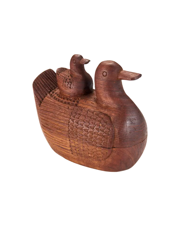 шкатулка в виде утки с утенком