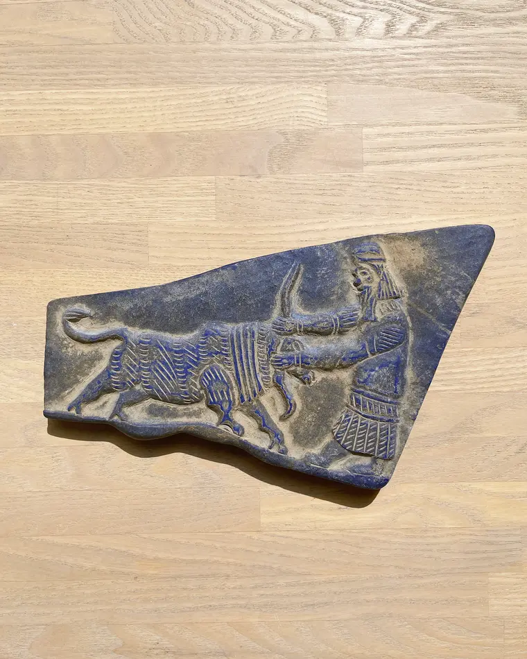 гемма с изображением буйвола и человека