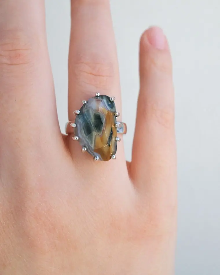 кольцо ocean bloom 16 размер (яшма)