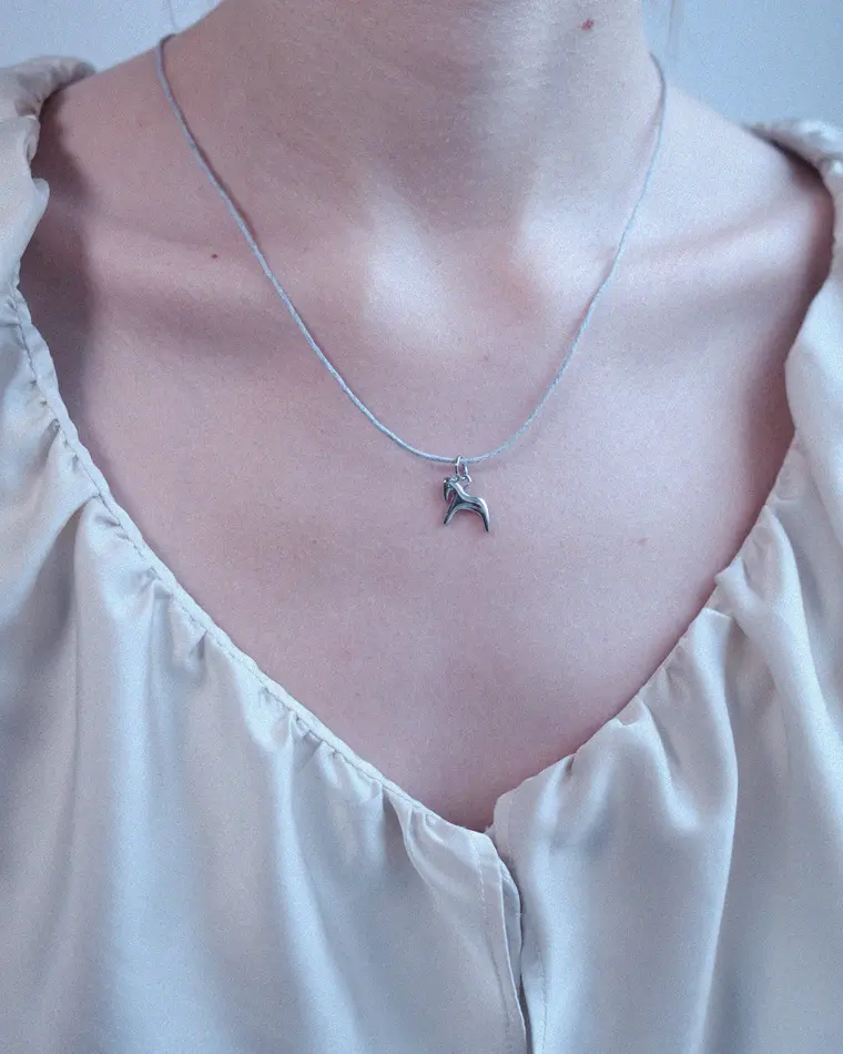 подвеска burdo из стали на хлопковом сером шнурке