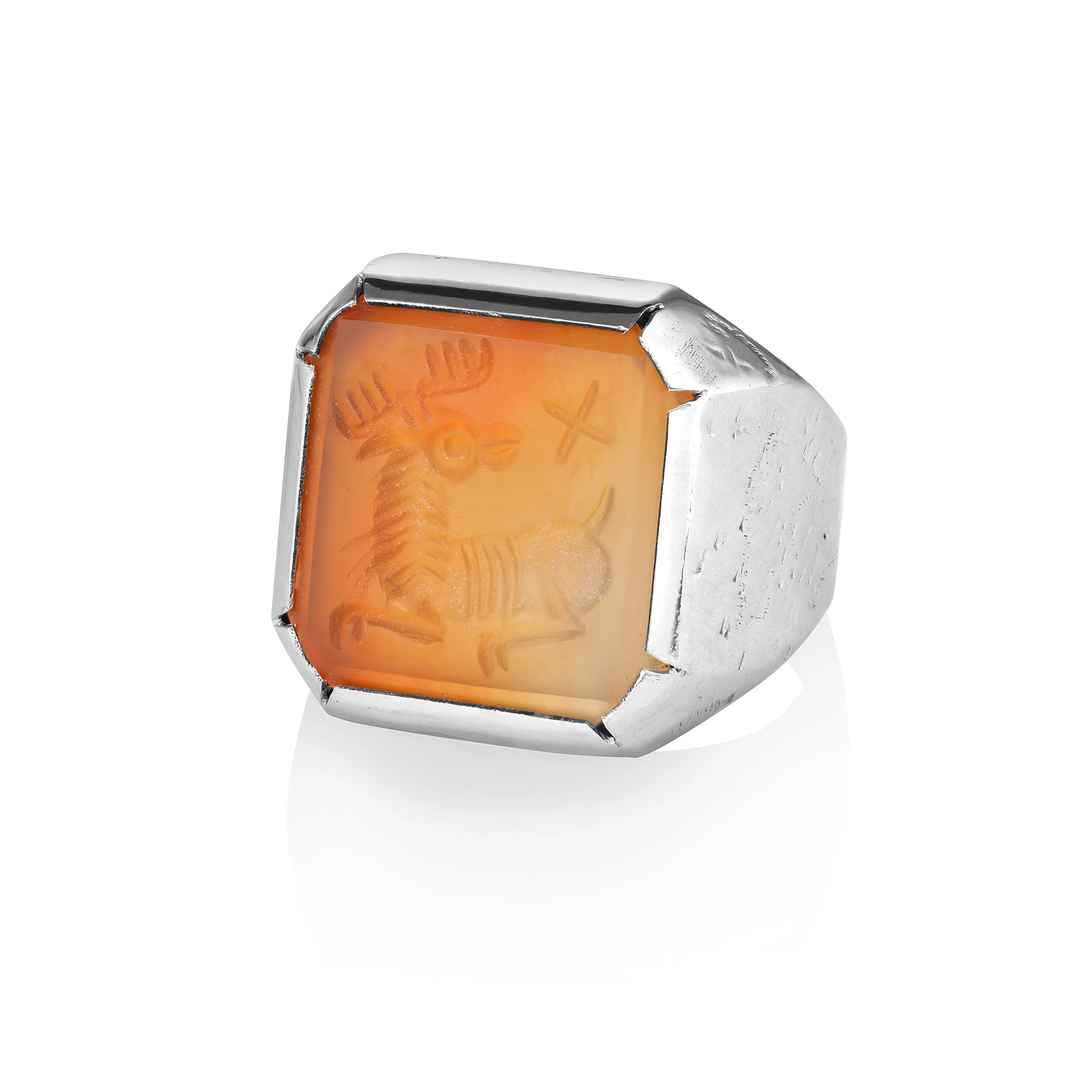 LAB101 кольцо-печатка с инталией 21 (сердолик)