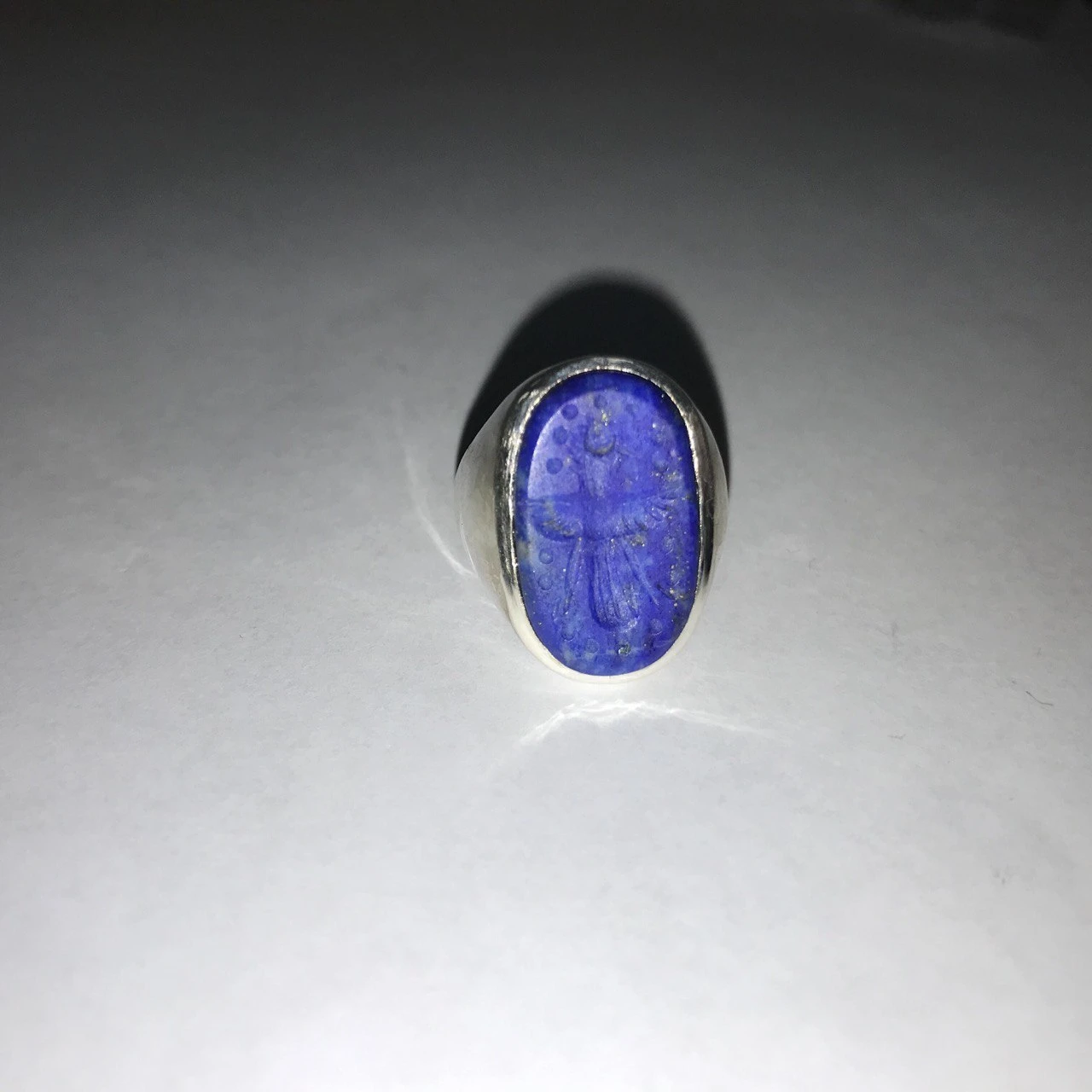 LAB007 кольцо-печатка с инталией 16.5 (лазурит, овал)
