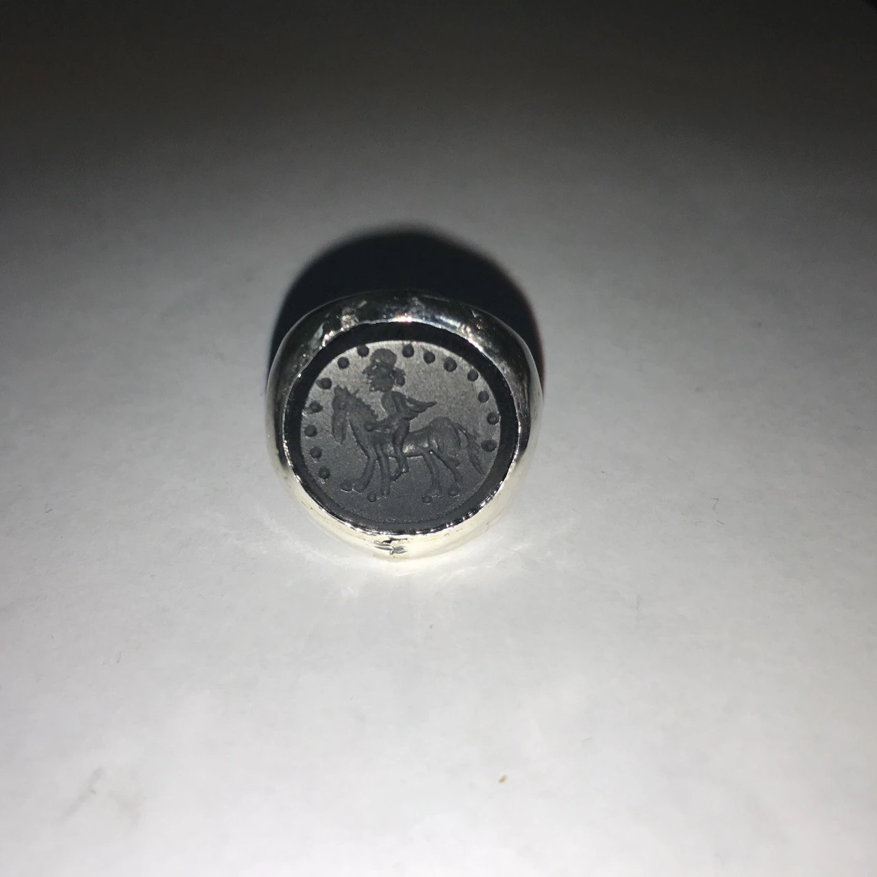 LAB013 кольцо-печатка с инталией 17 (черный оникс, круг)