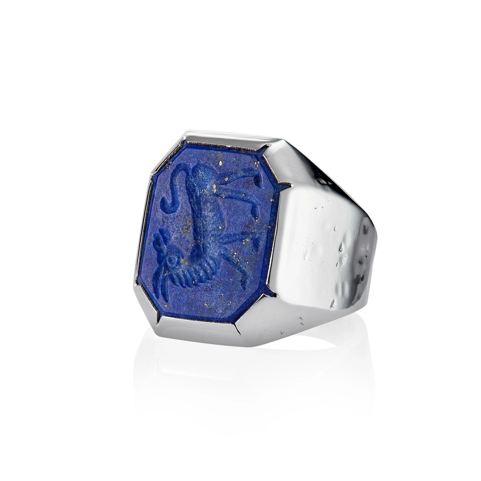 lab136 кольцо-печатка с инталией 18.5 (лазурит)