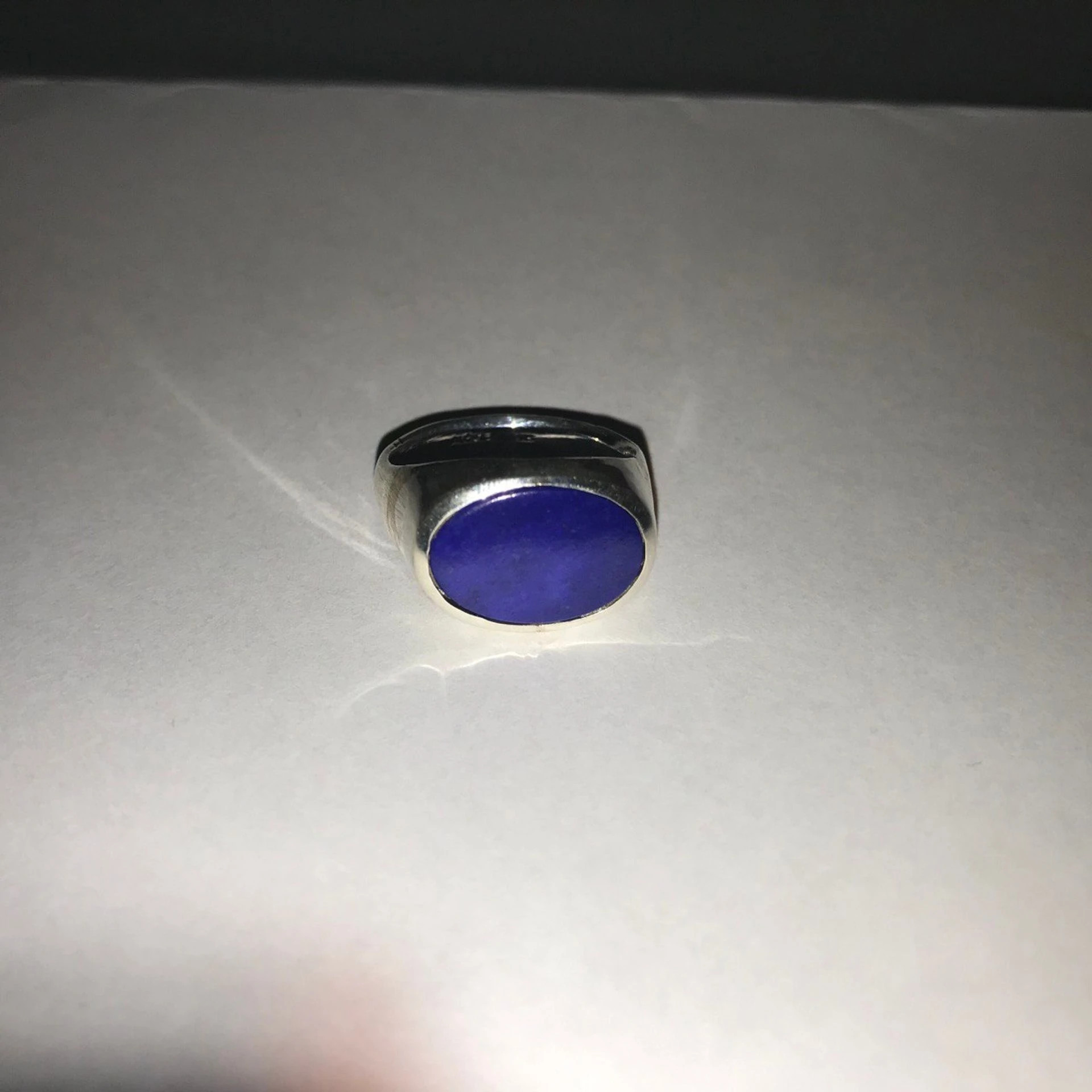 lab029 кольцо-печатка с инталией 17 (лазурит, овал)