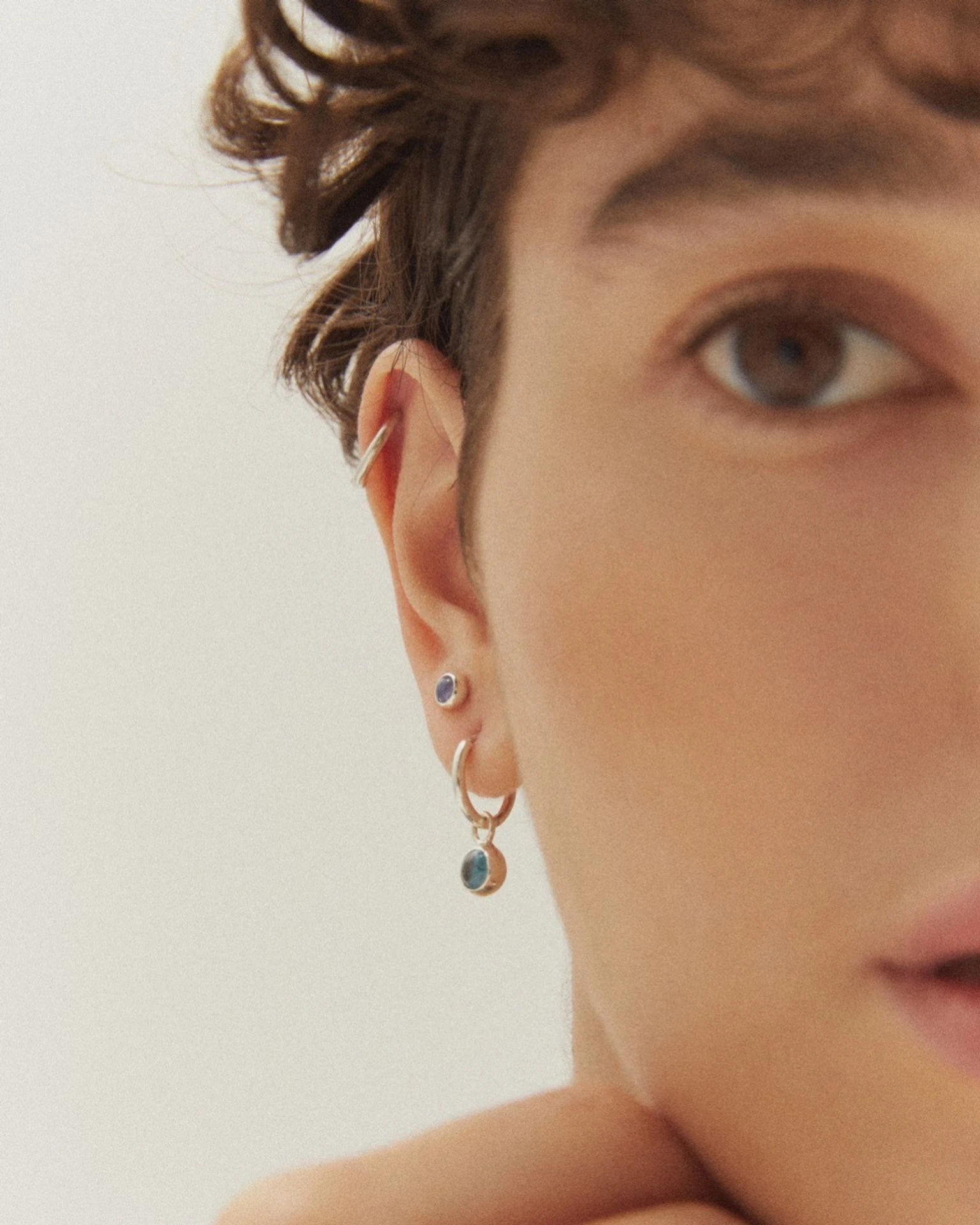 шарм alpha на базовом кликере (s) - голубой топаз