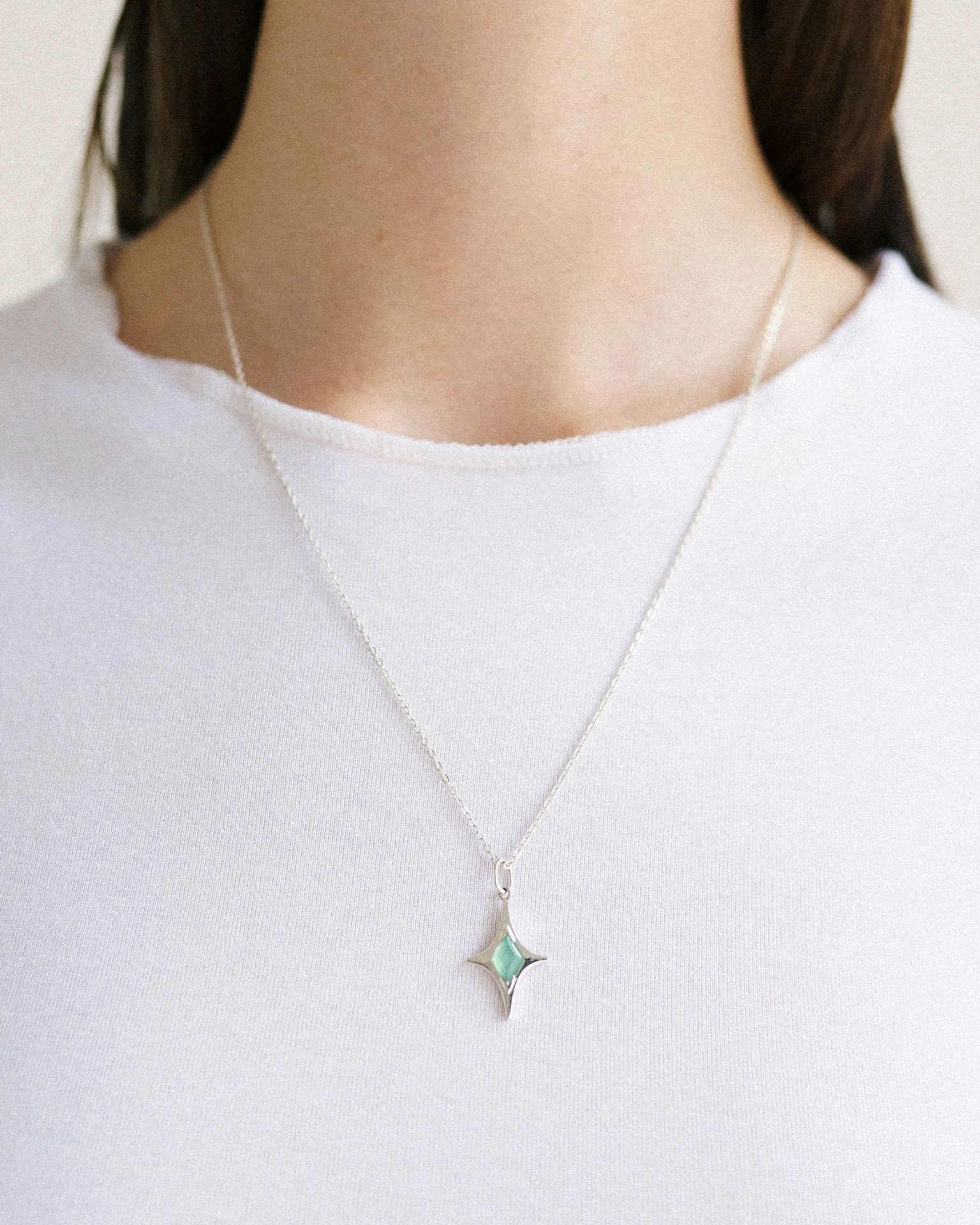 подвеска mar с зеленым опалом на цепочке 45-50 см