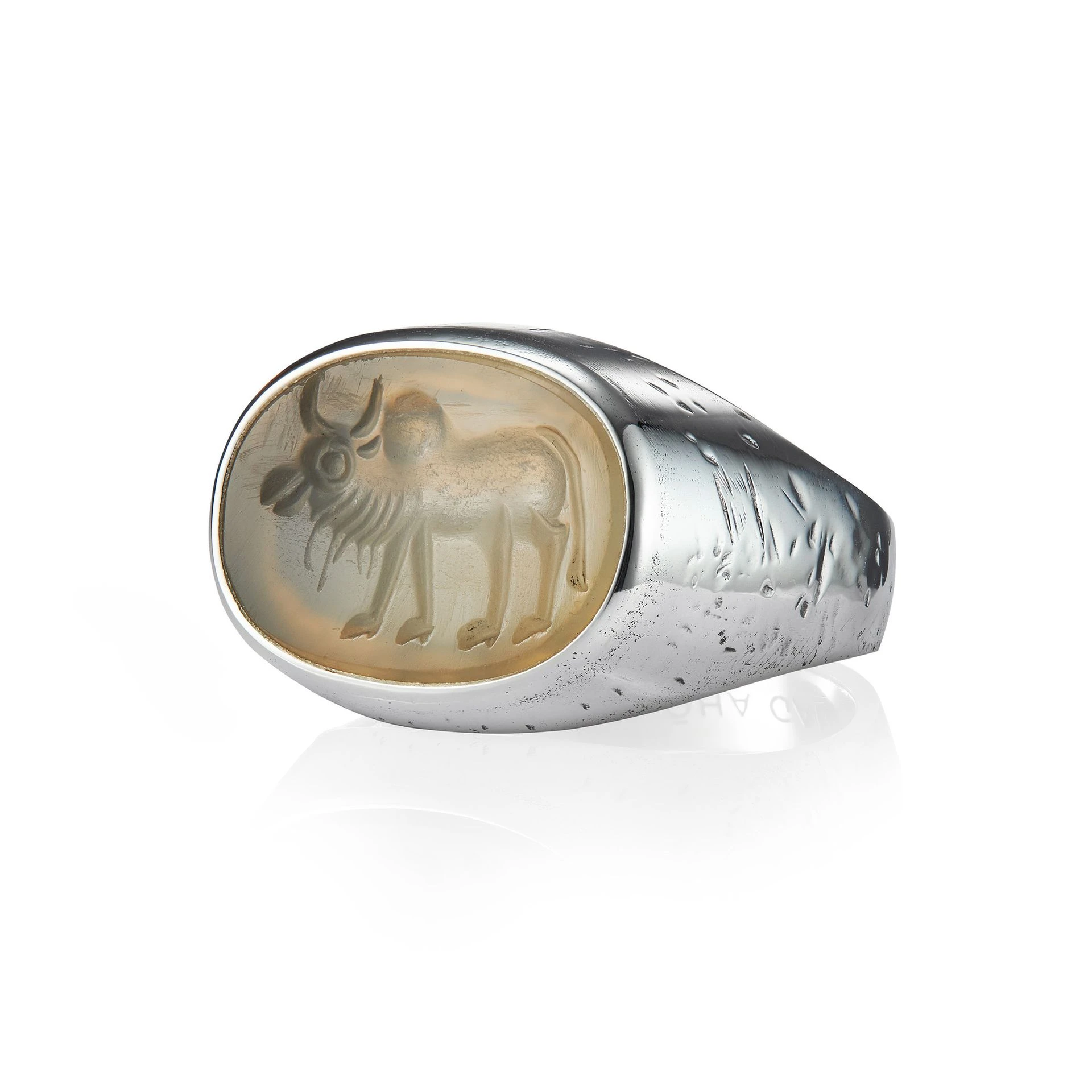 lab092 кольцо-печатка с инталией 20.5 (кварц)