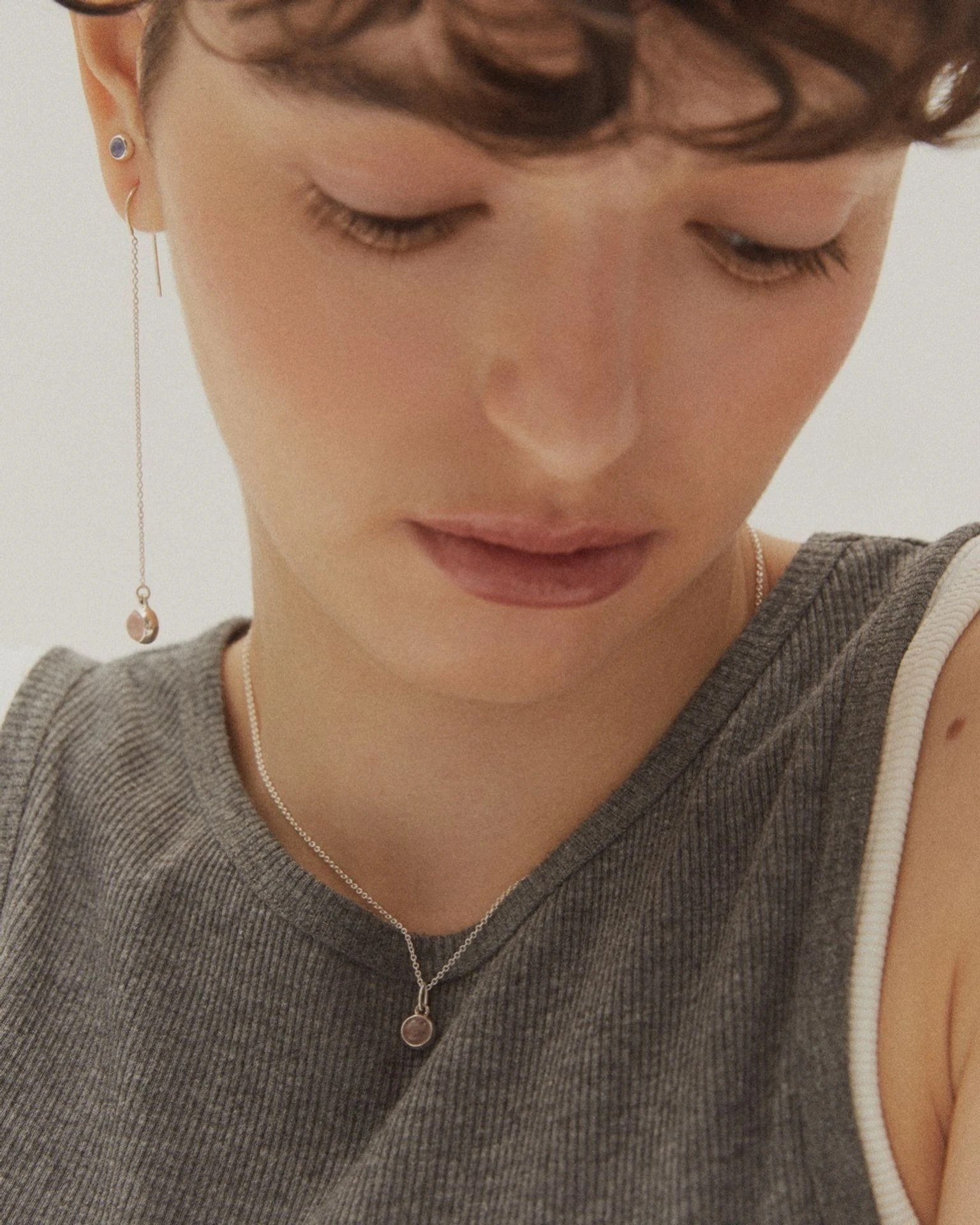 подвеска alpha с розовым кварцем на цепочке 35-40 см