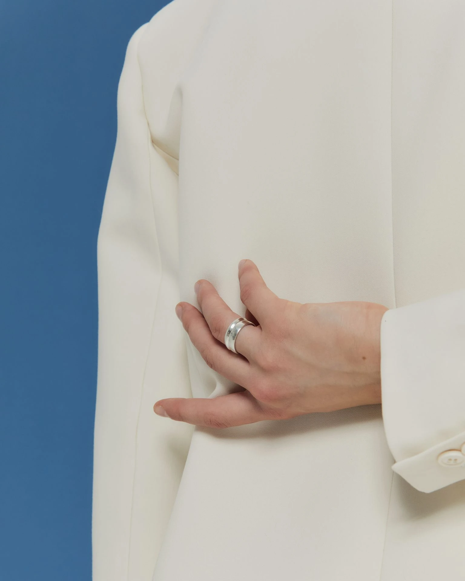 кольцо armas с красной эмалью