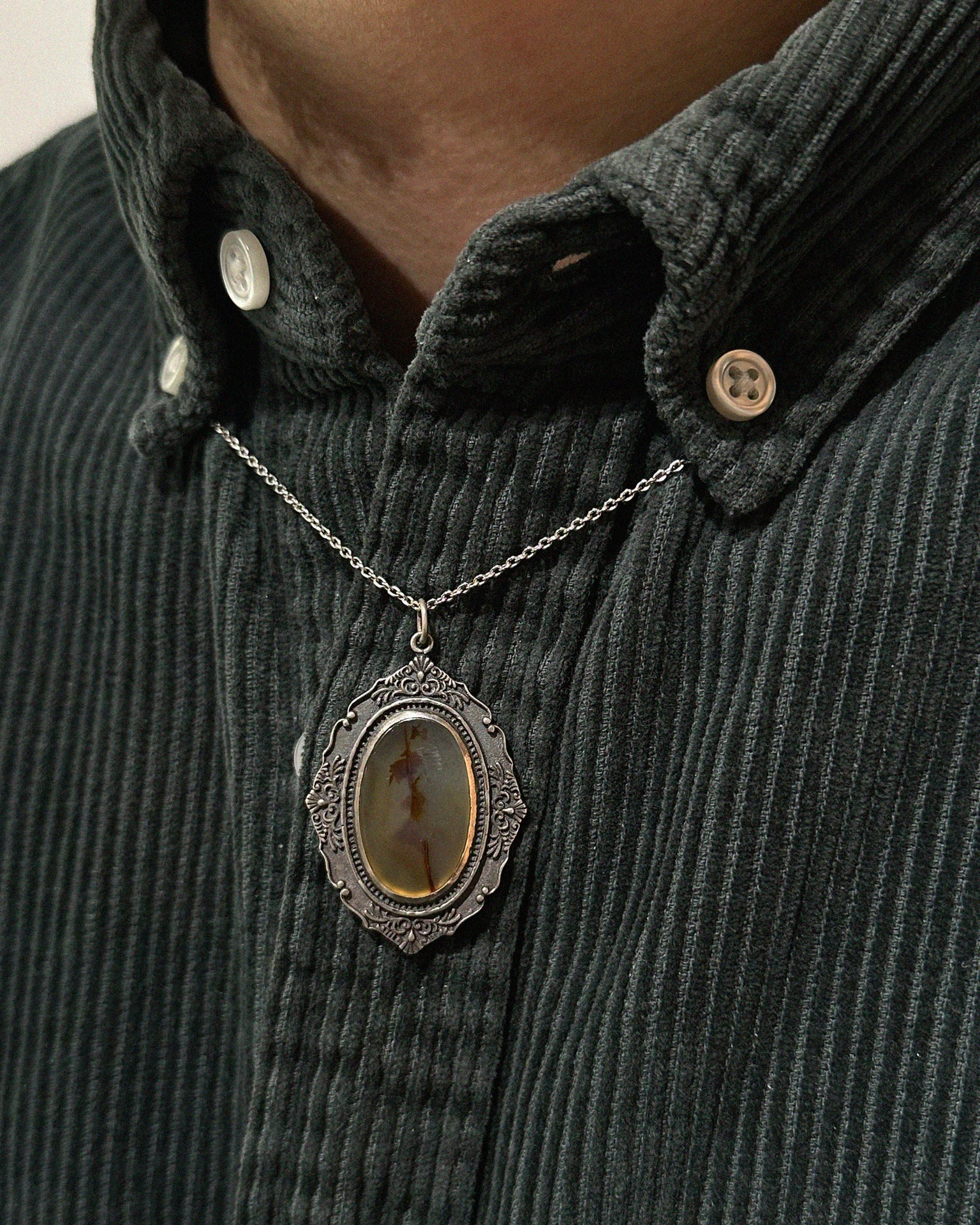 подвеска-картина с дендритовым агатом