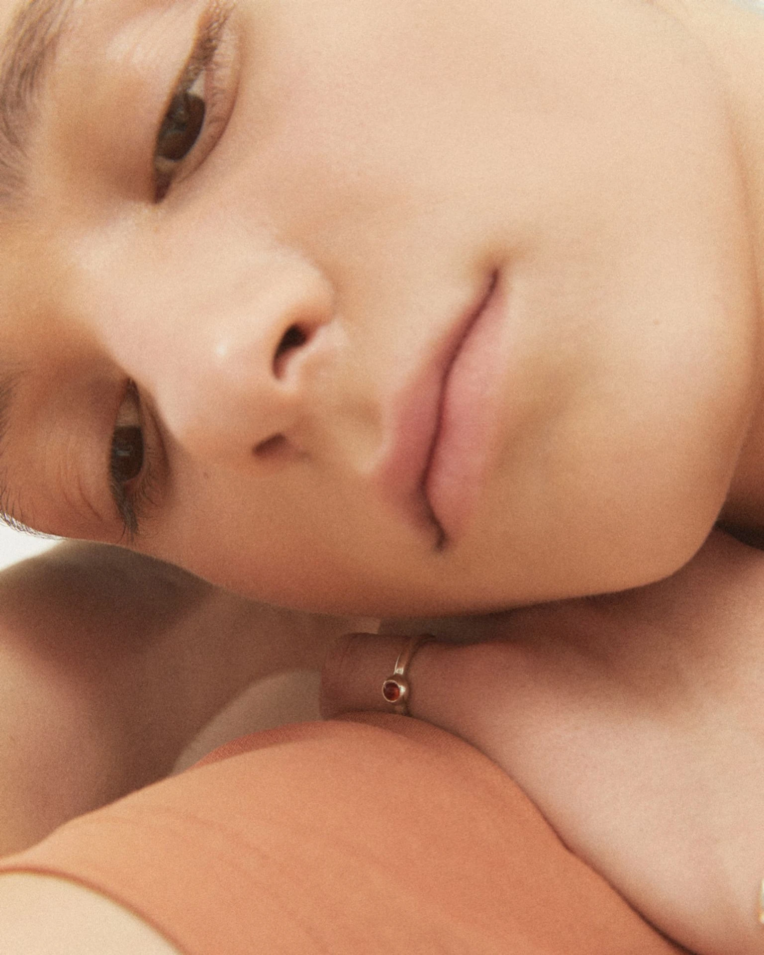 кольцо beta с розовым турмалином