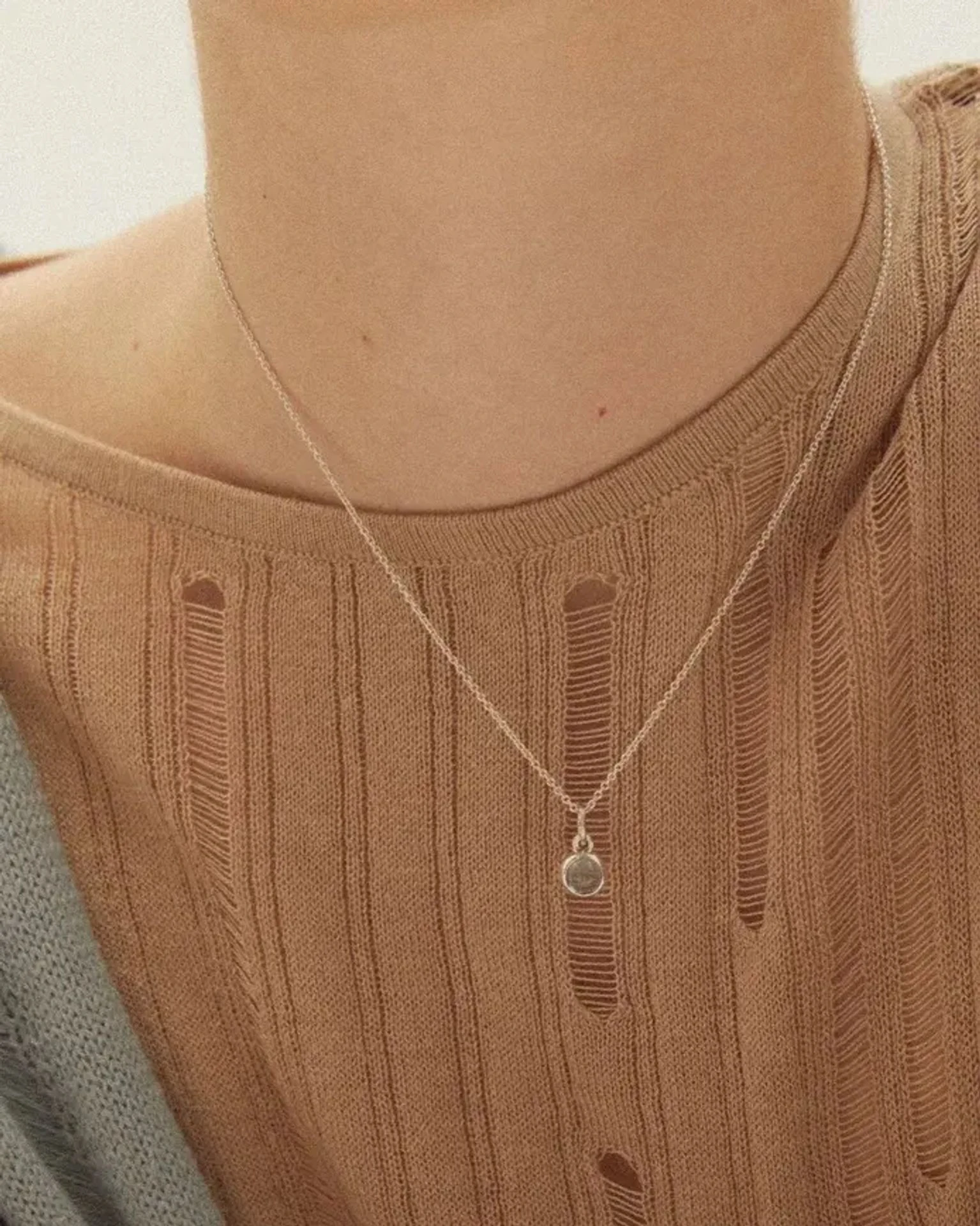 подвеска alpha с голубым топазом (родирование)