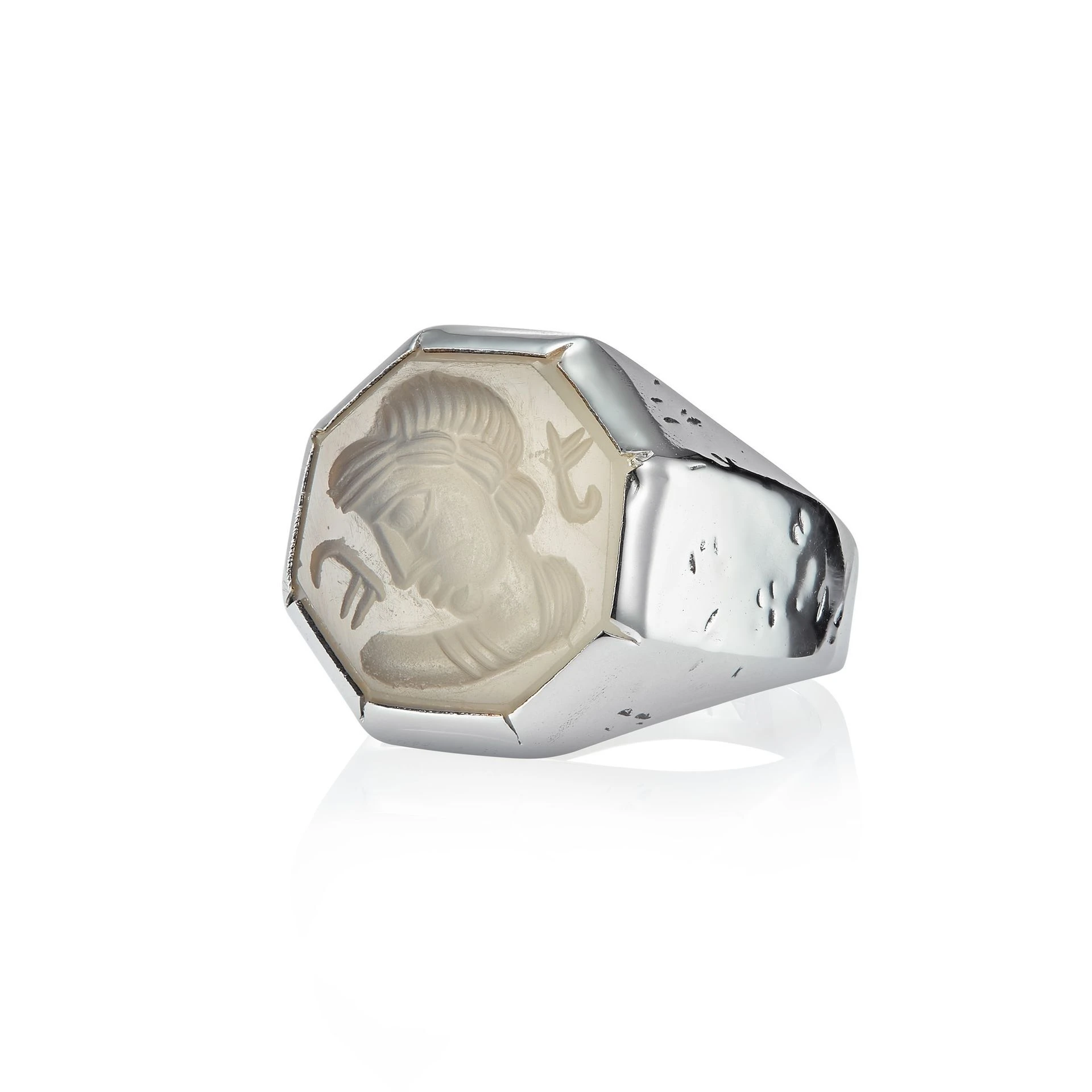 lab124 кольцо-печатка с инталией 19.5 (кварц)