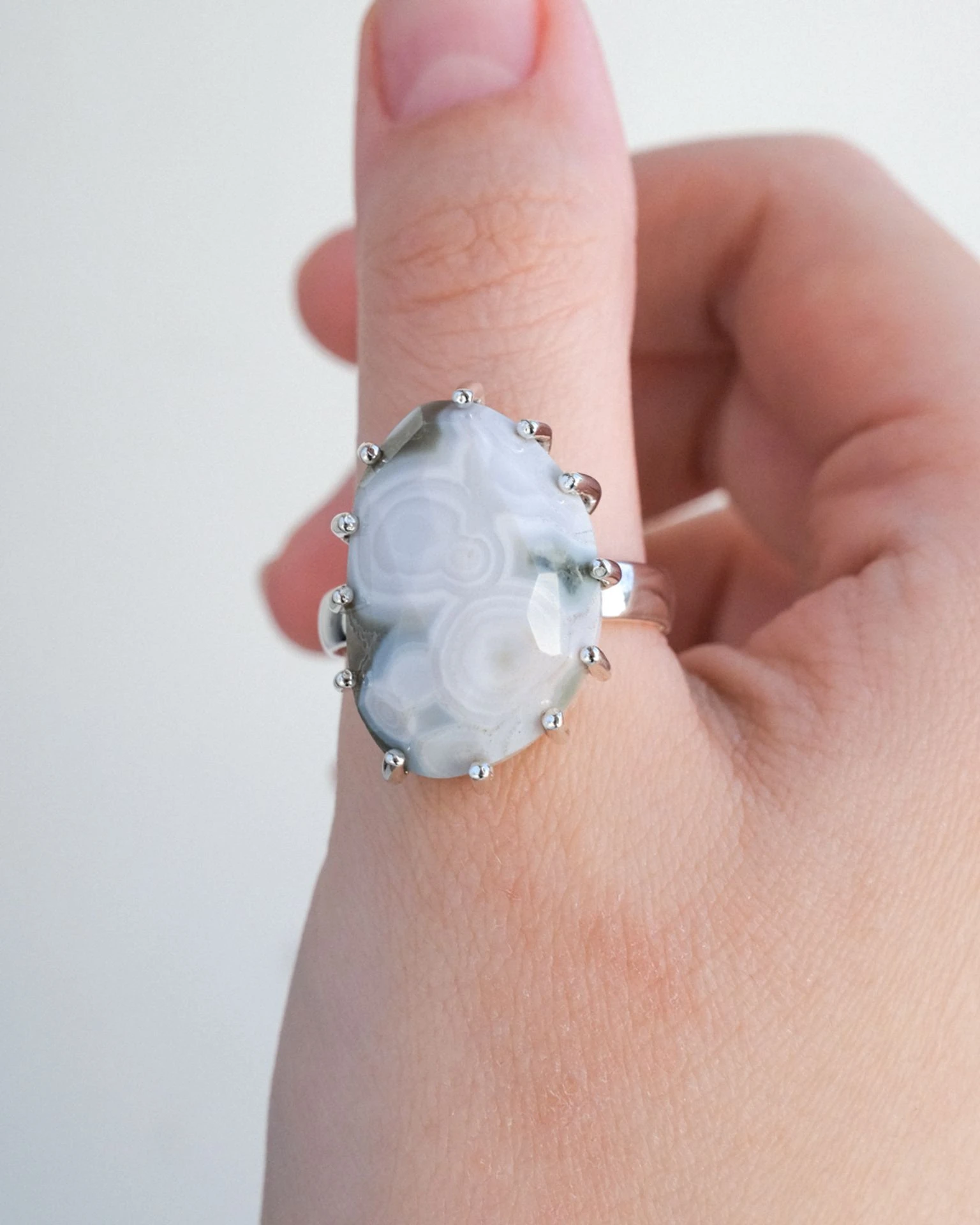 кольцо ocean bloom 19 размер (яшма)