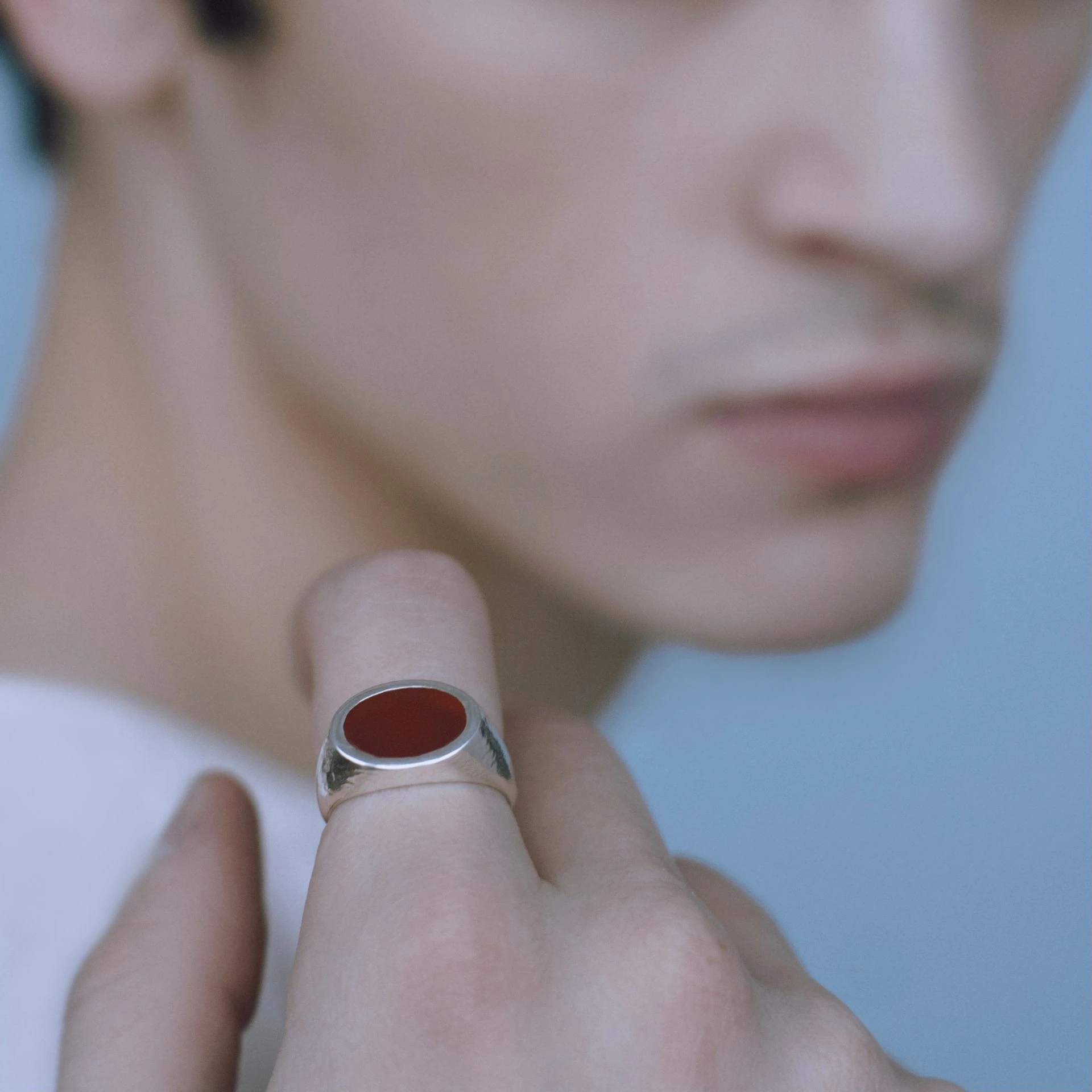 кольцо amba с красным ониксом