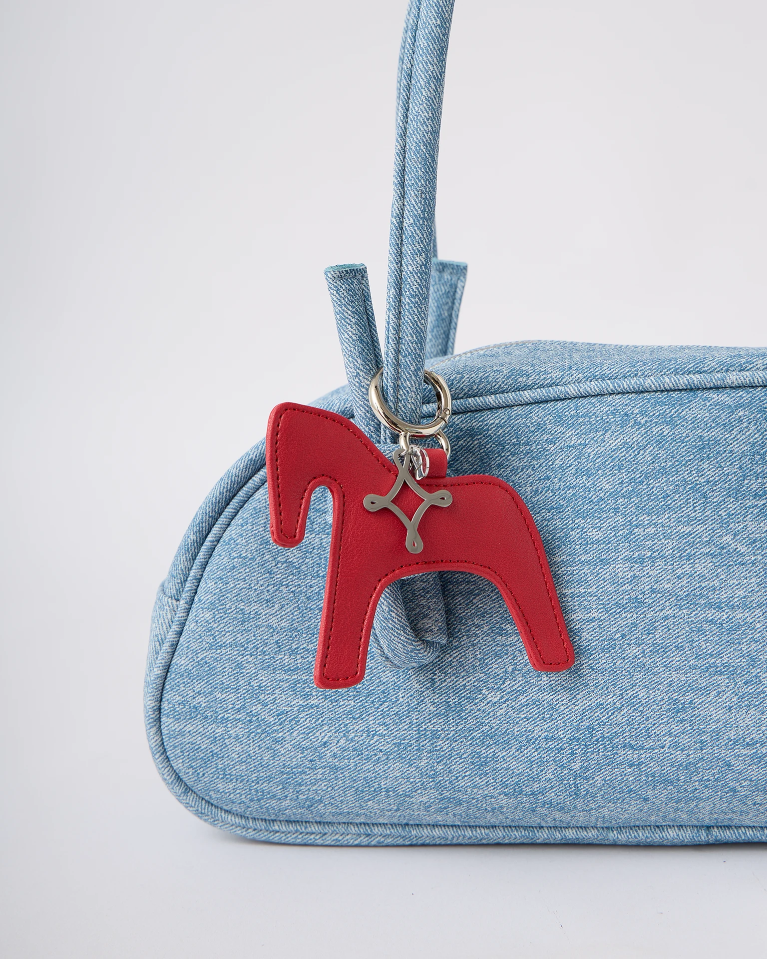 брелок arny praht x alohagaia (красный)