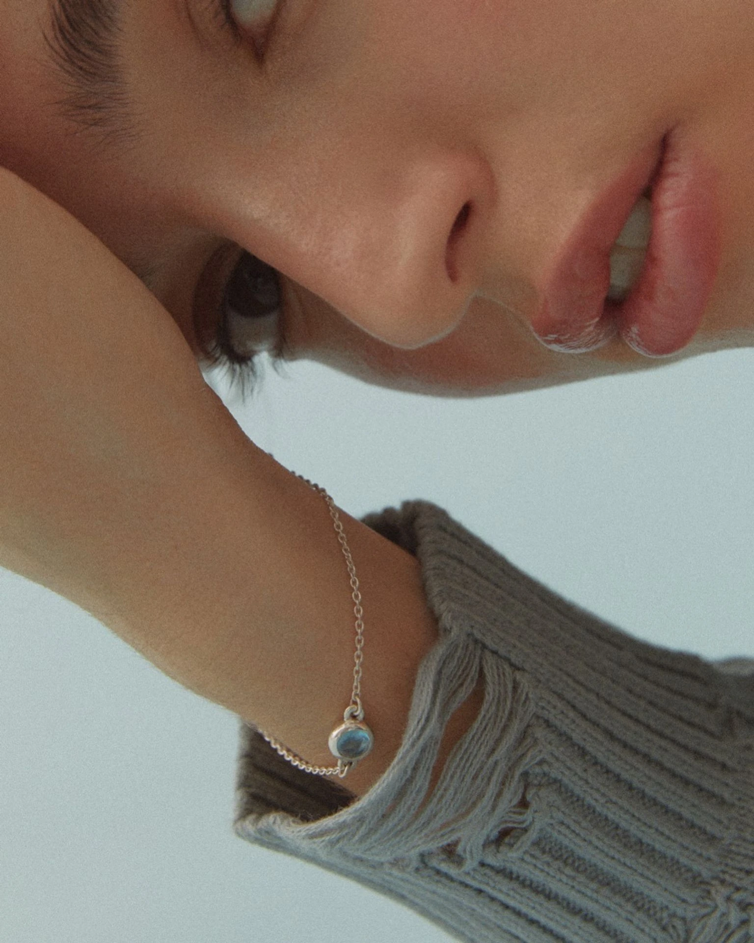 браслет alpha с голубым топазом (родирование)