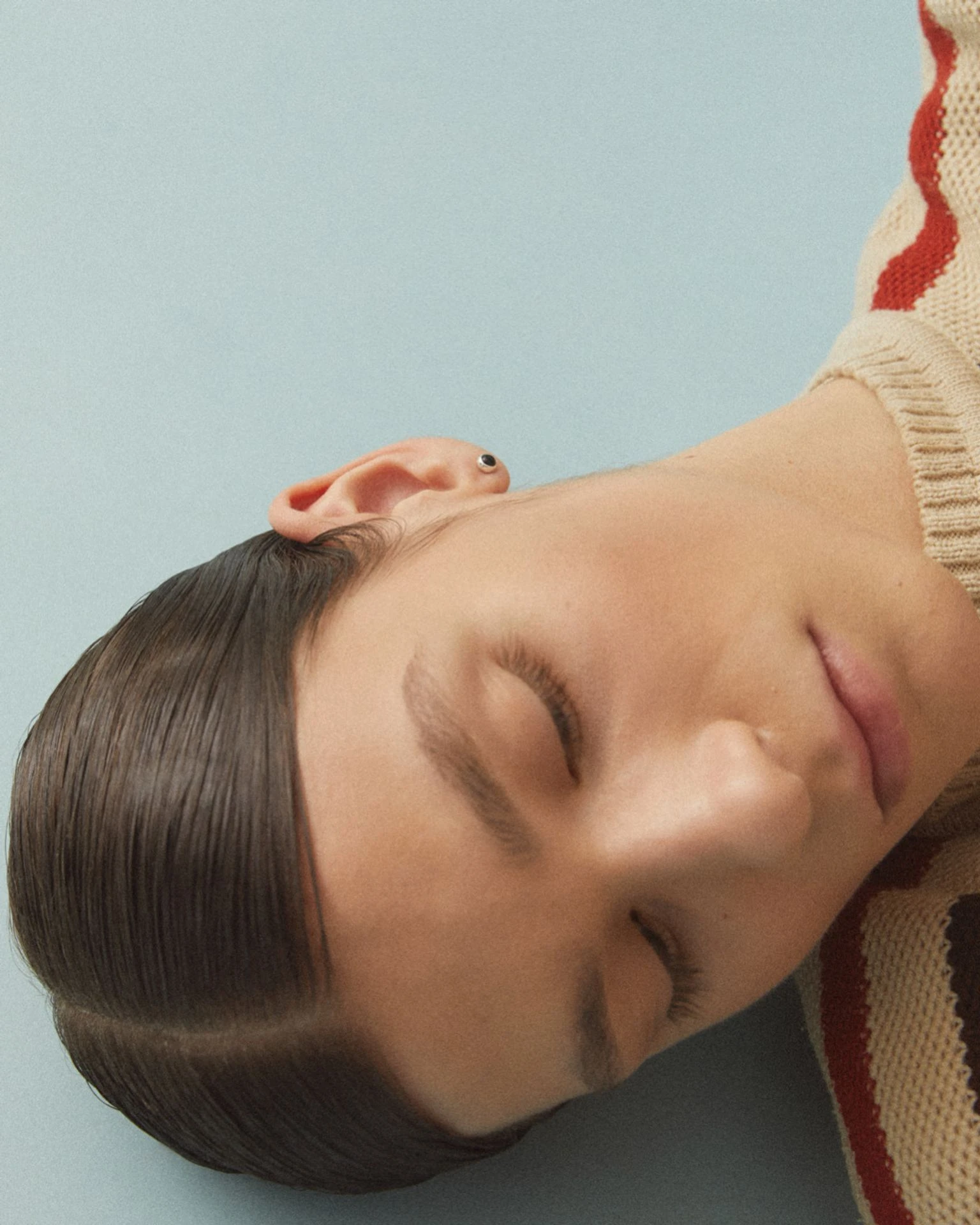 моносерьга beta с черным ониксом (родирование)