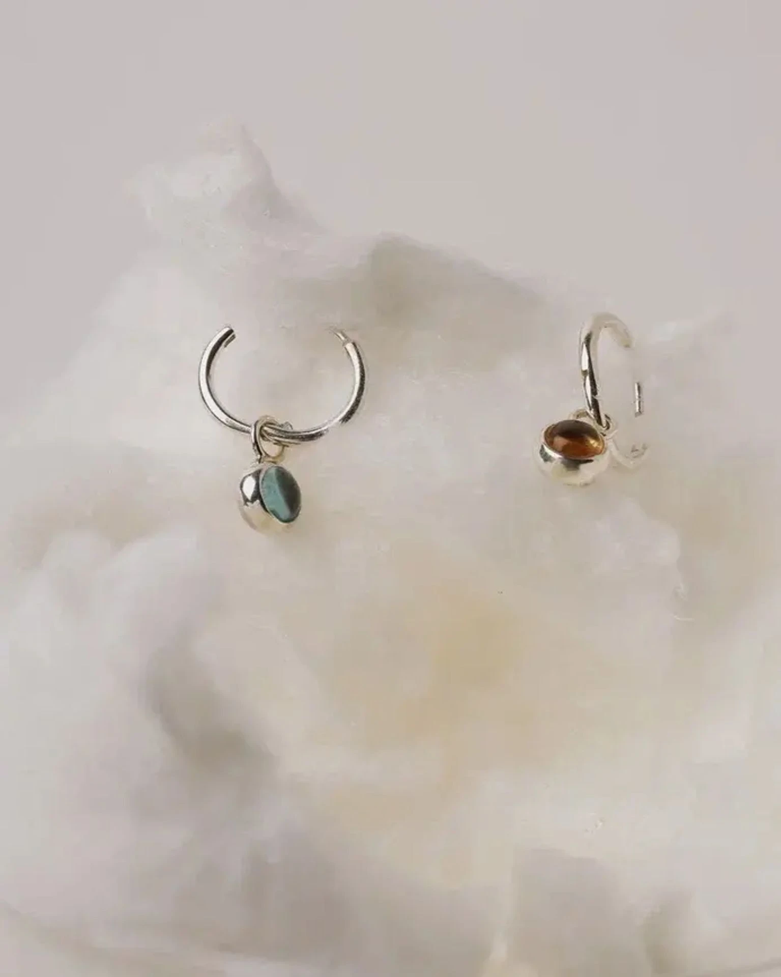 шарм alpha с голубым топазом