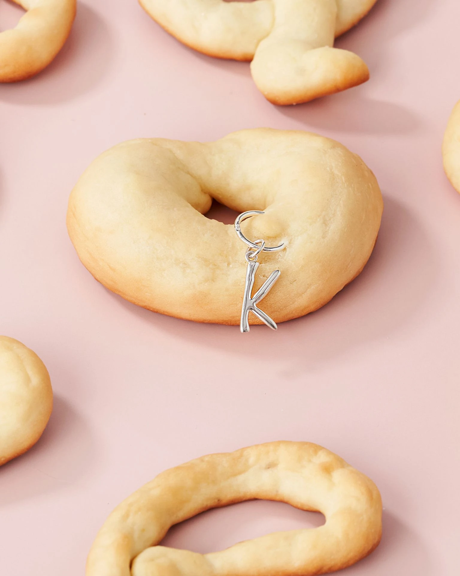 подвеска-буква k на кликере basic (m)