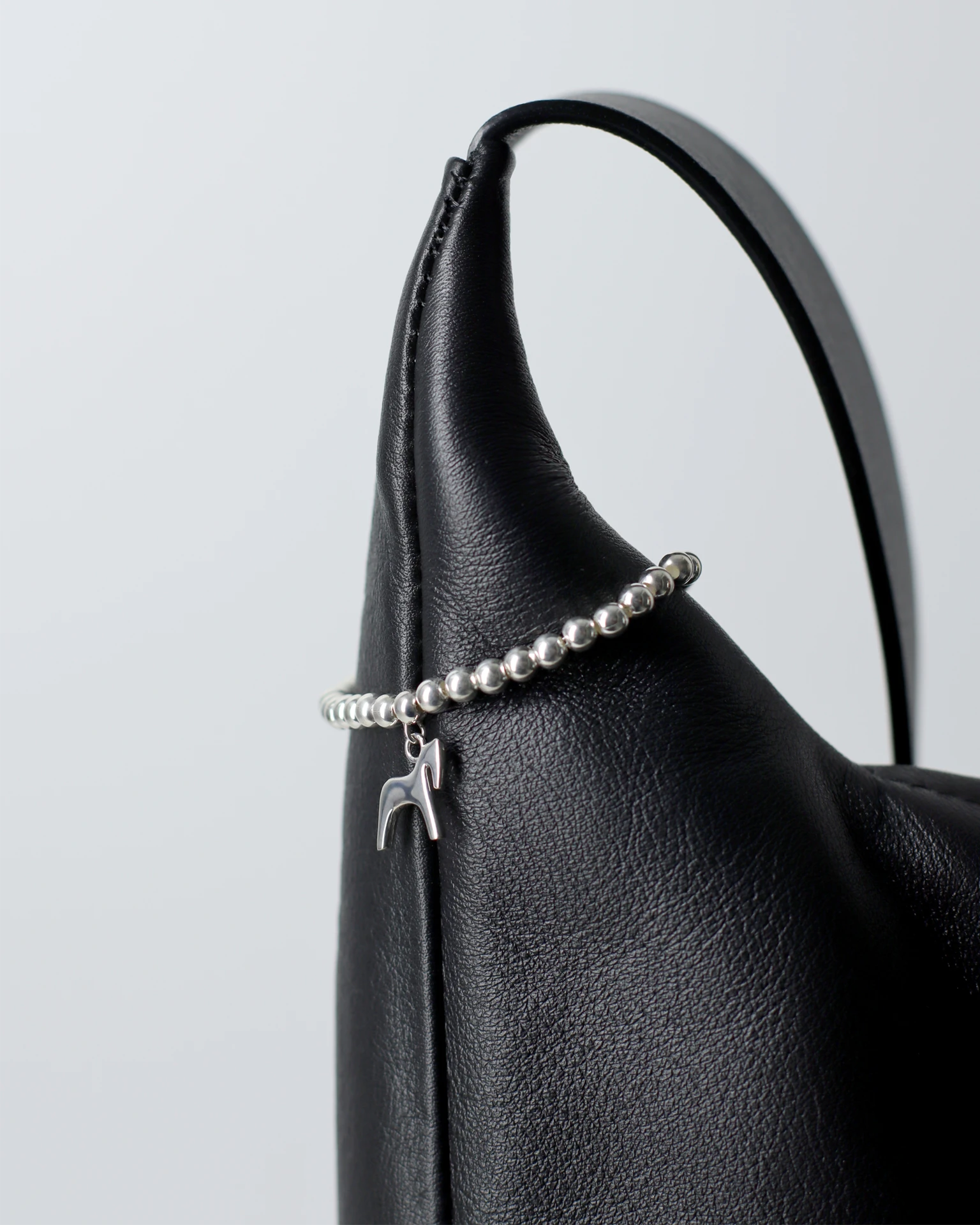 браслет с шармом burdo