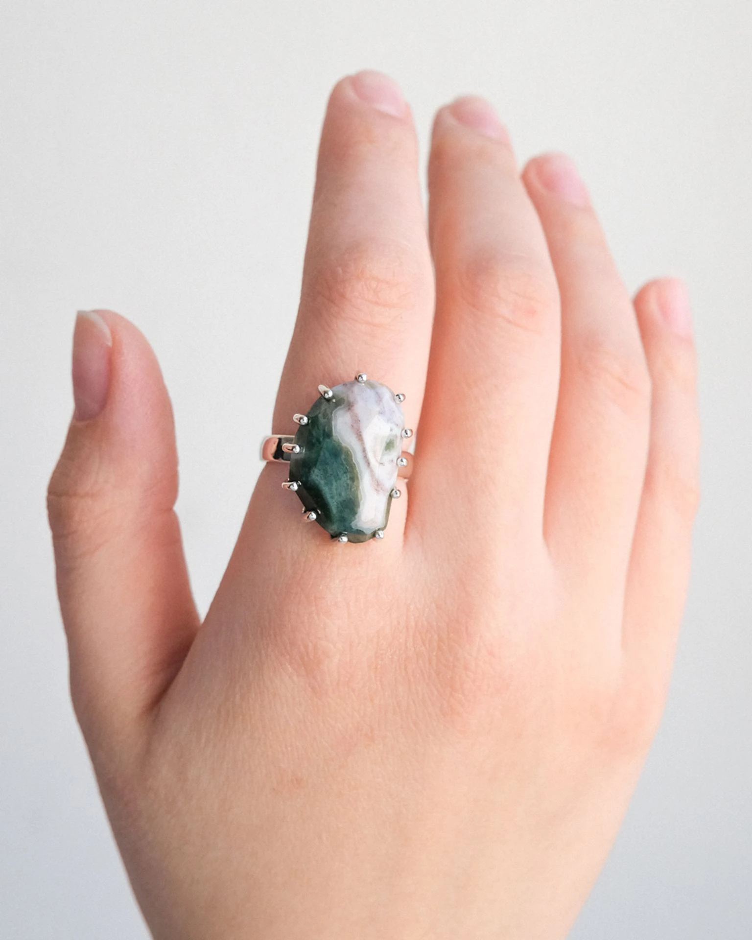 кольцо ocean bloom 17 размер (яшма)