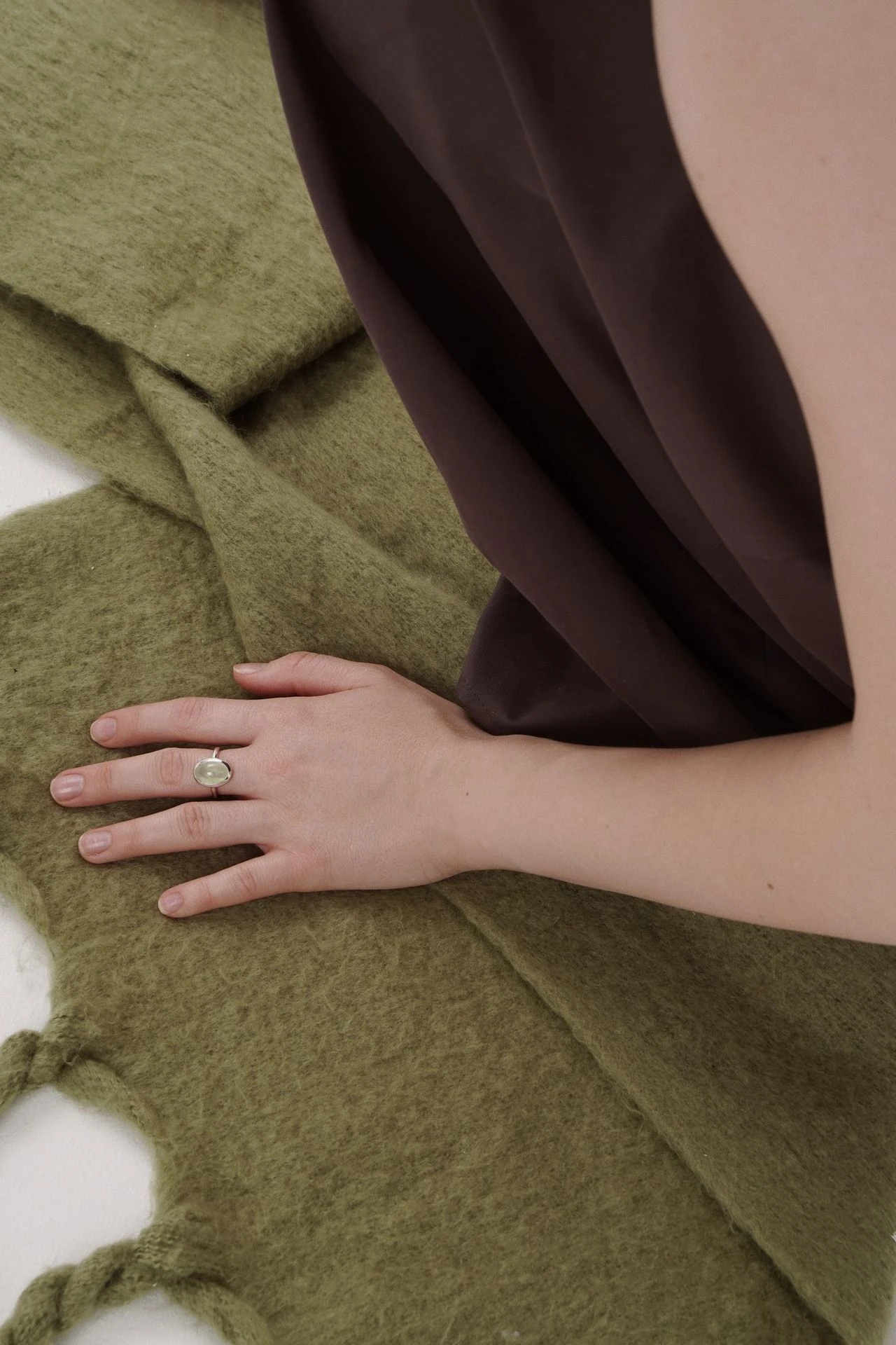 кольцо omega с пренитом