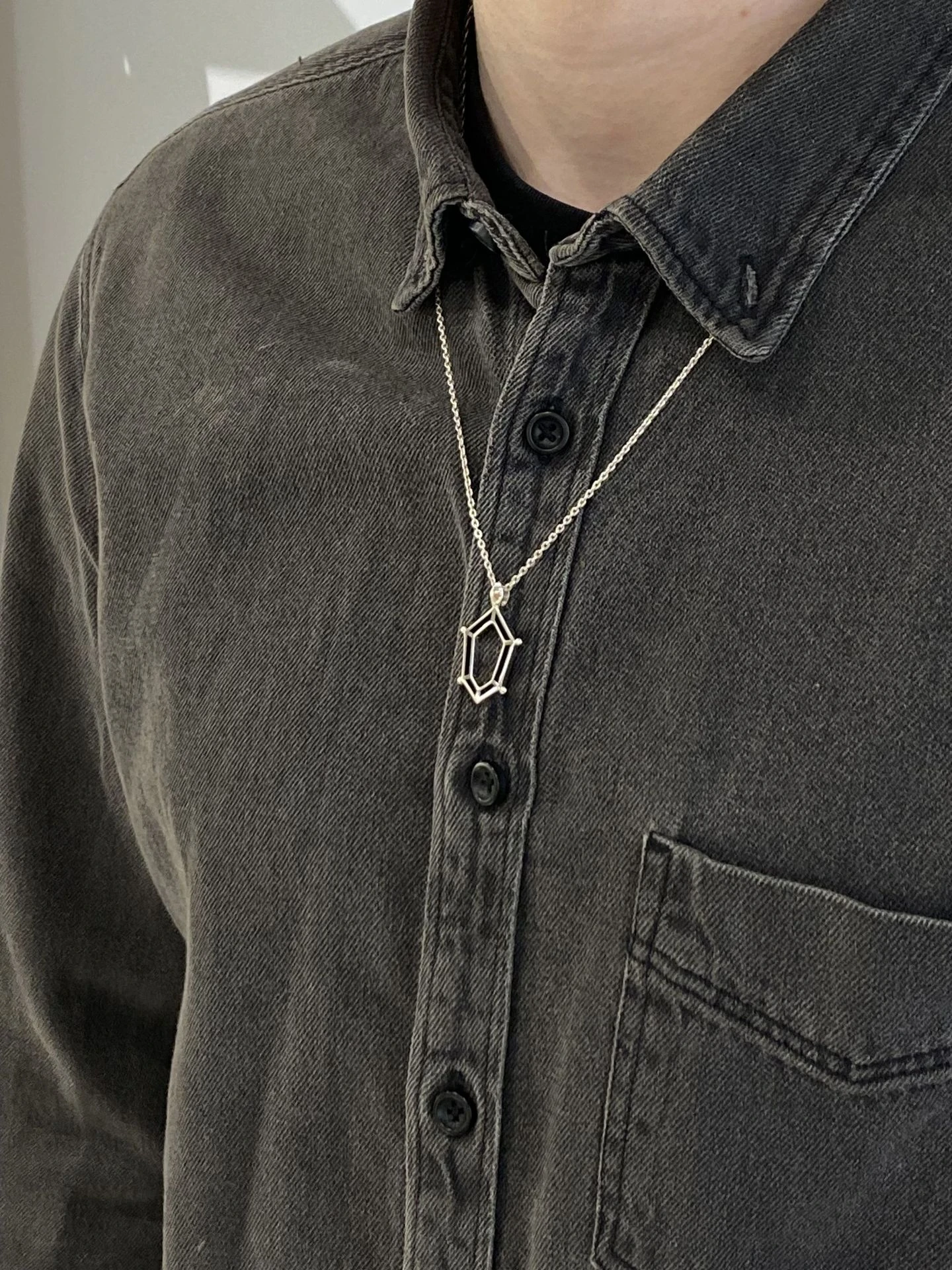 подвеска honu с черным ониксом на цепочке 55-60 см