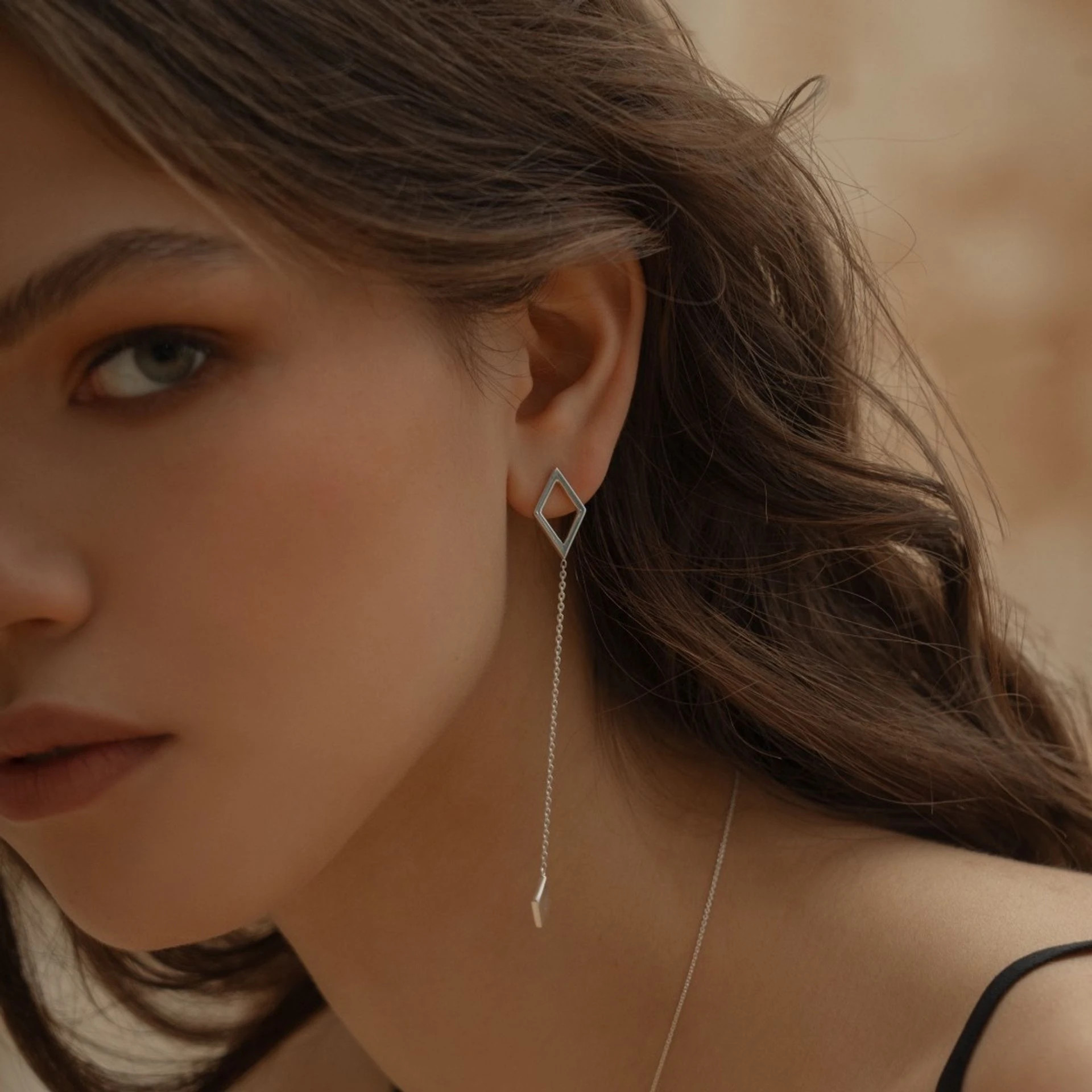 моносерьга rhombus на цепочке