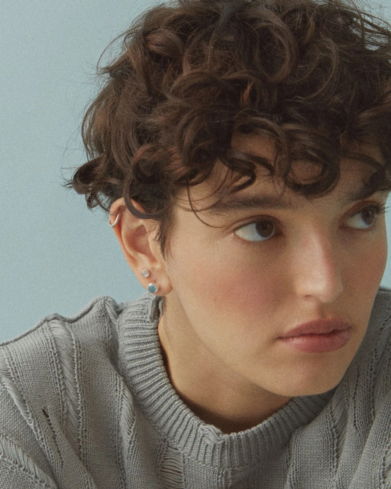 моносерьга alpha с голубым топазом