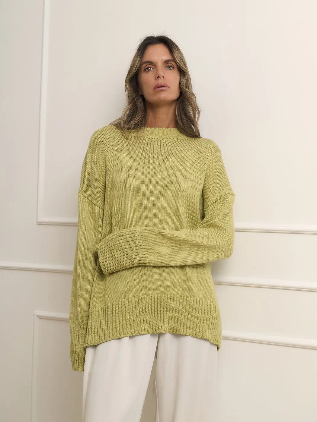 Джемпер объемный прямого кроя, оливковый