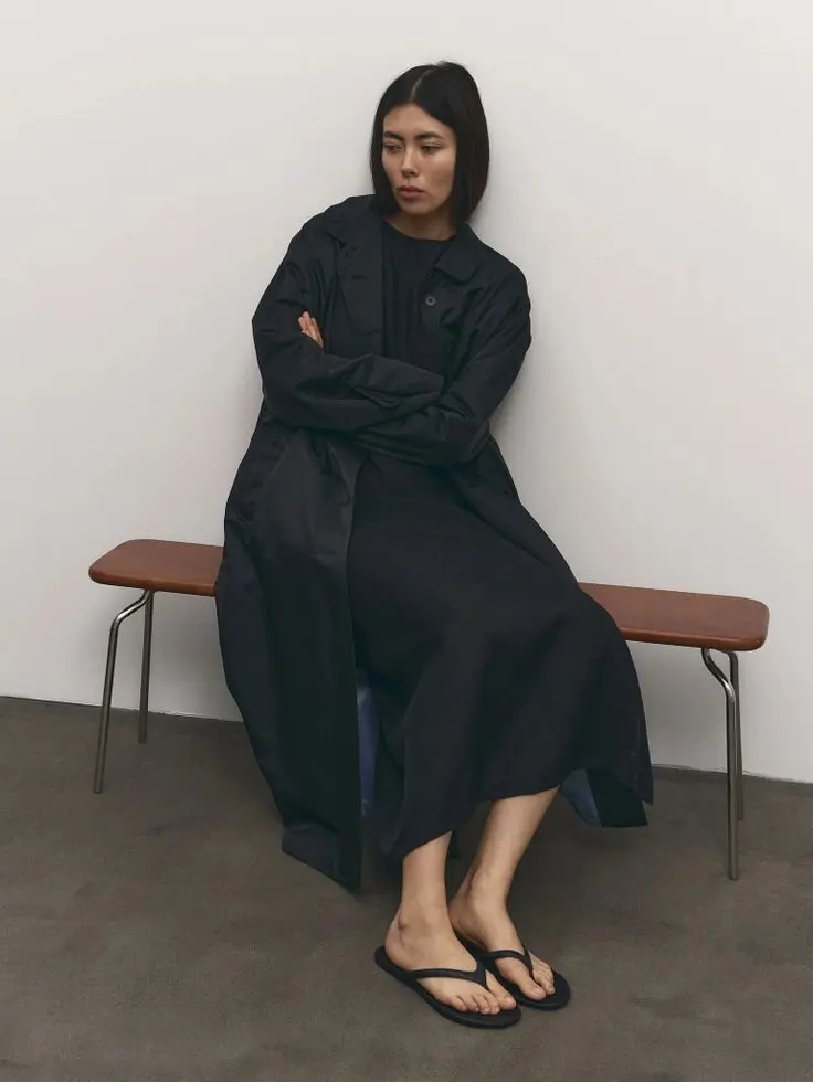 Плащ, черный