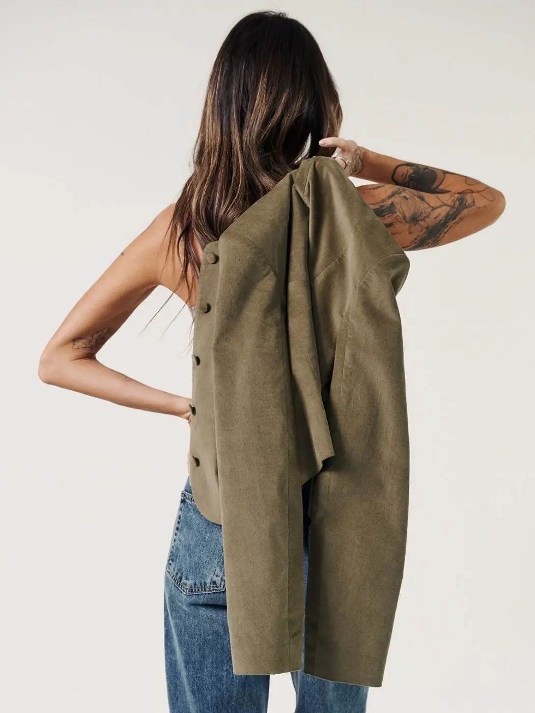 Жакет укороченный из бархата, оливковый