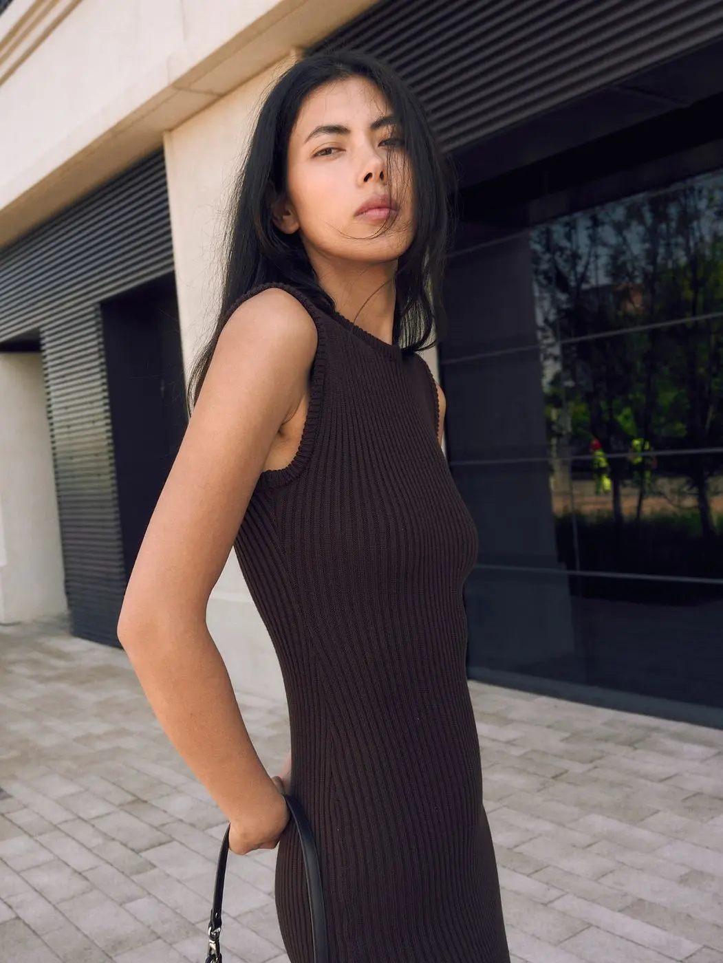 Платье макси трикотажное без рукавов, шоколадный