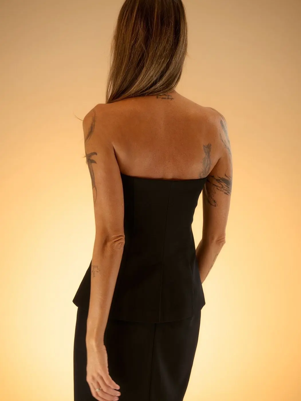 Корсет из фактурной ткани, черный