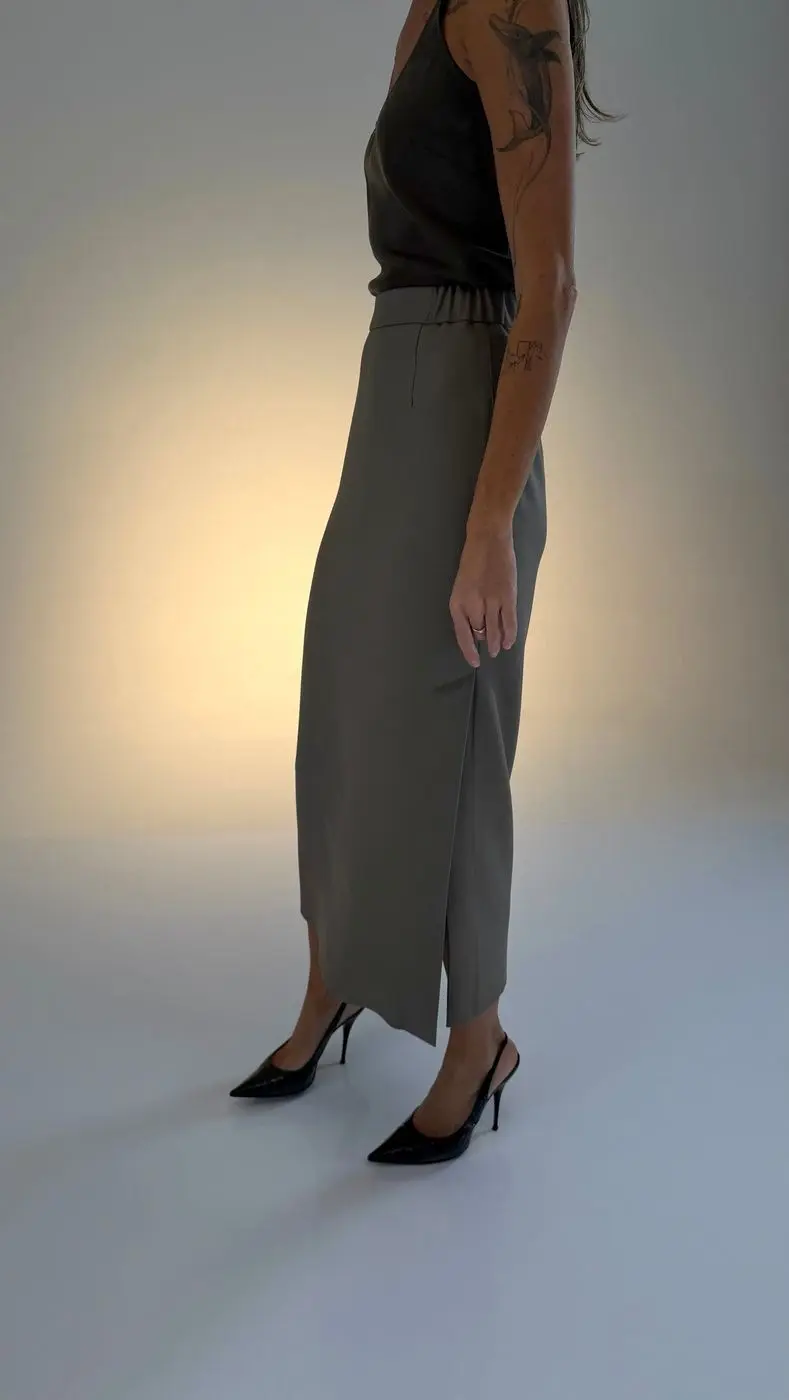 Юбка миди со шлицей сбоку, хаки