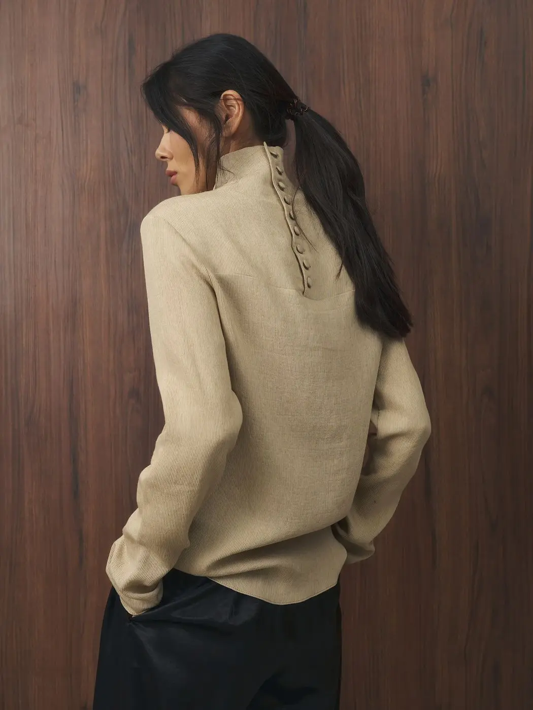 Блуза с пуговицами на воротнике, песочный