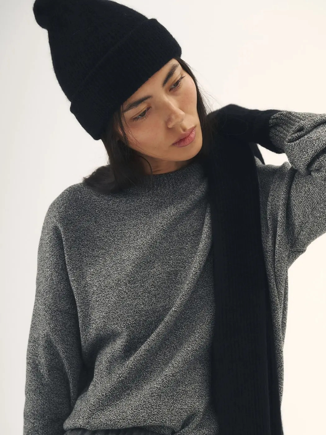 Шапка с мохером, черный