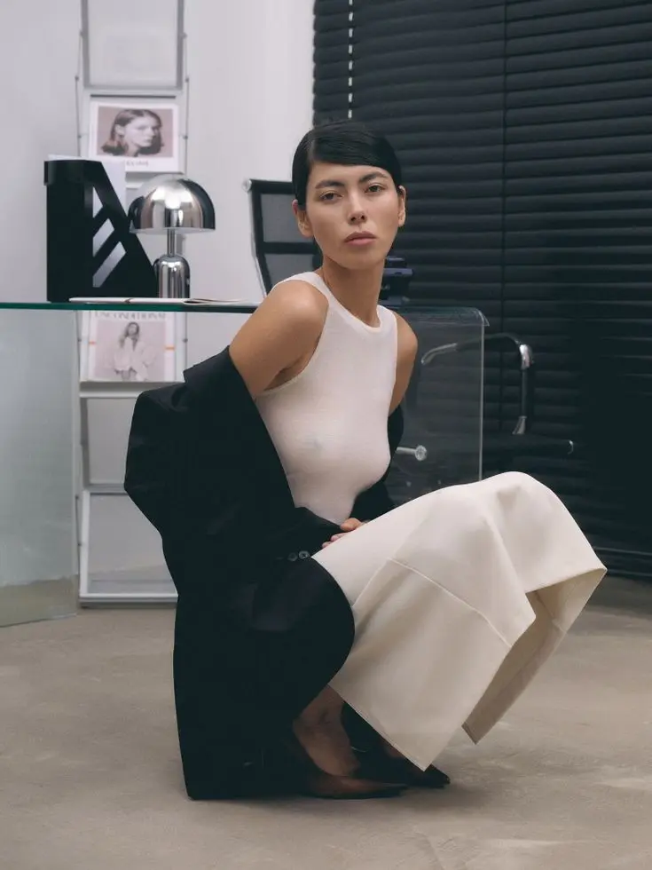 Топ из тонкой шерсти, молочный