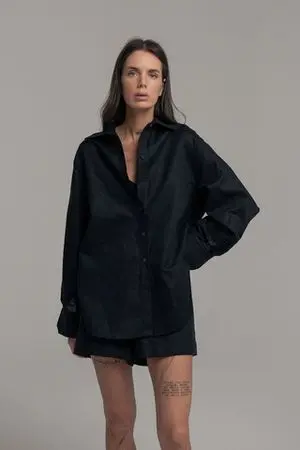 Костюм: рубашка+шорты, черный Костюм: рубашка+шорты, черный