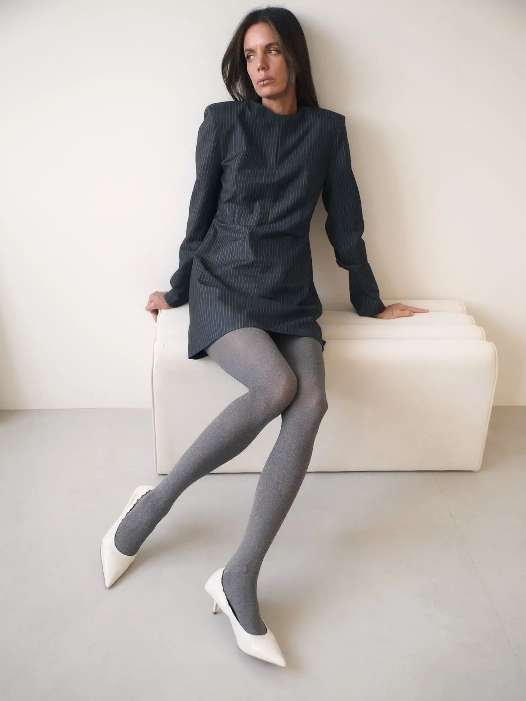 Платье мини с поясом, серый (принт:Полоска)