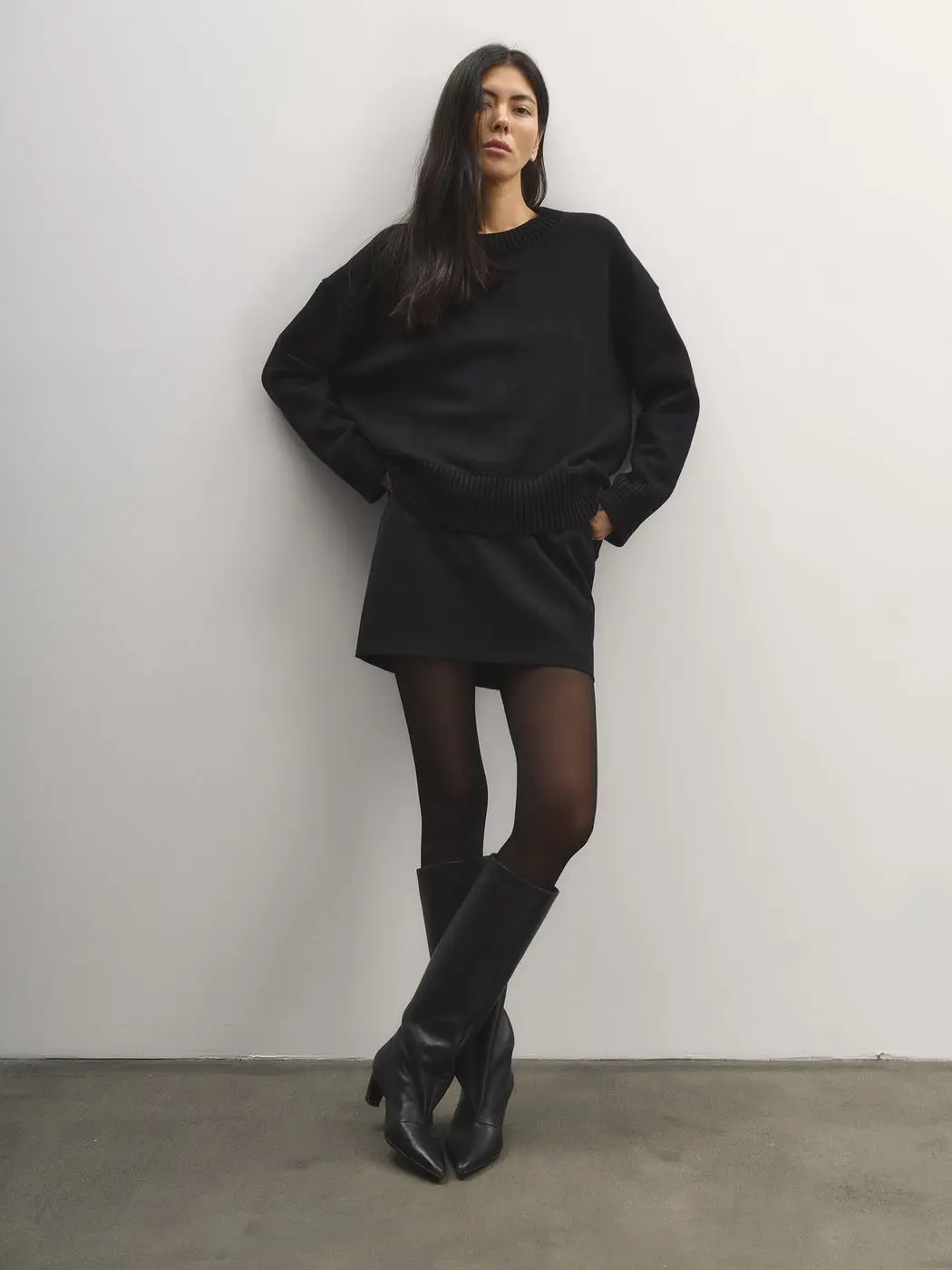 Юбка мини из фактурной ткани, черный