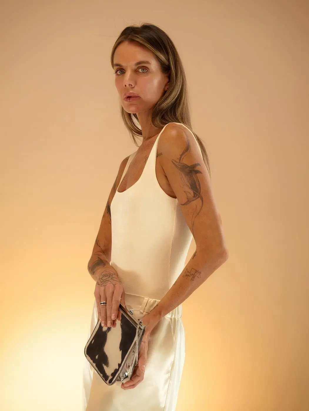 Боди мерцающее, молочный